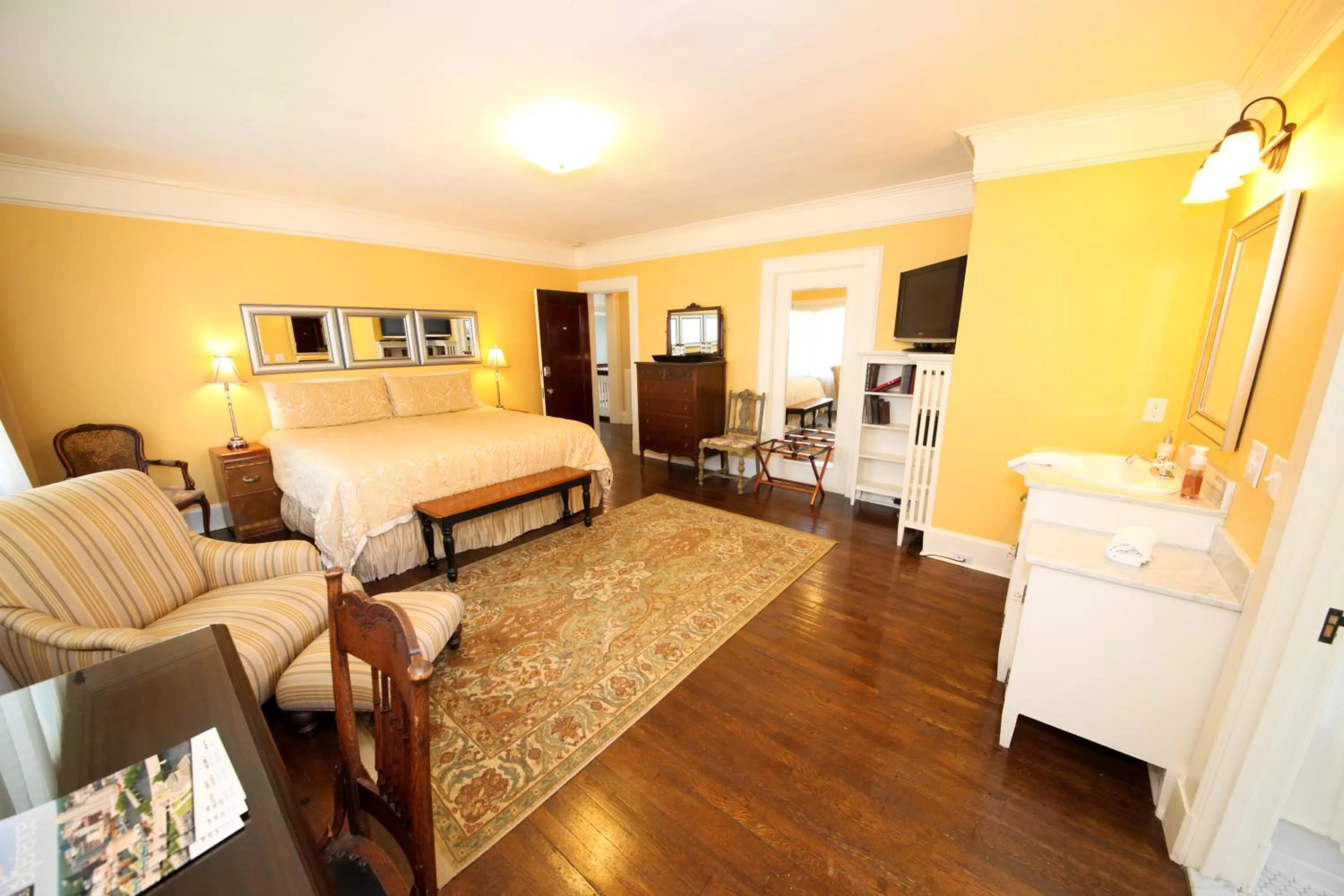 Bed in Leonard at Logan House