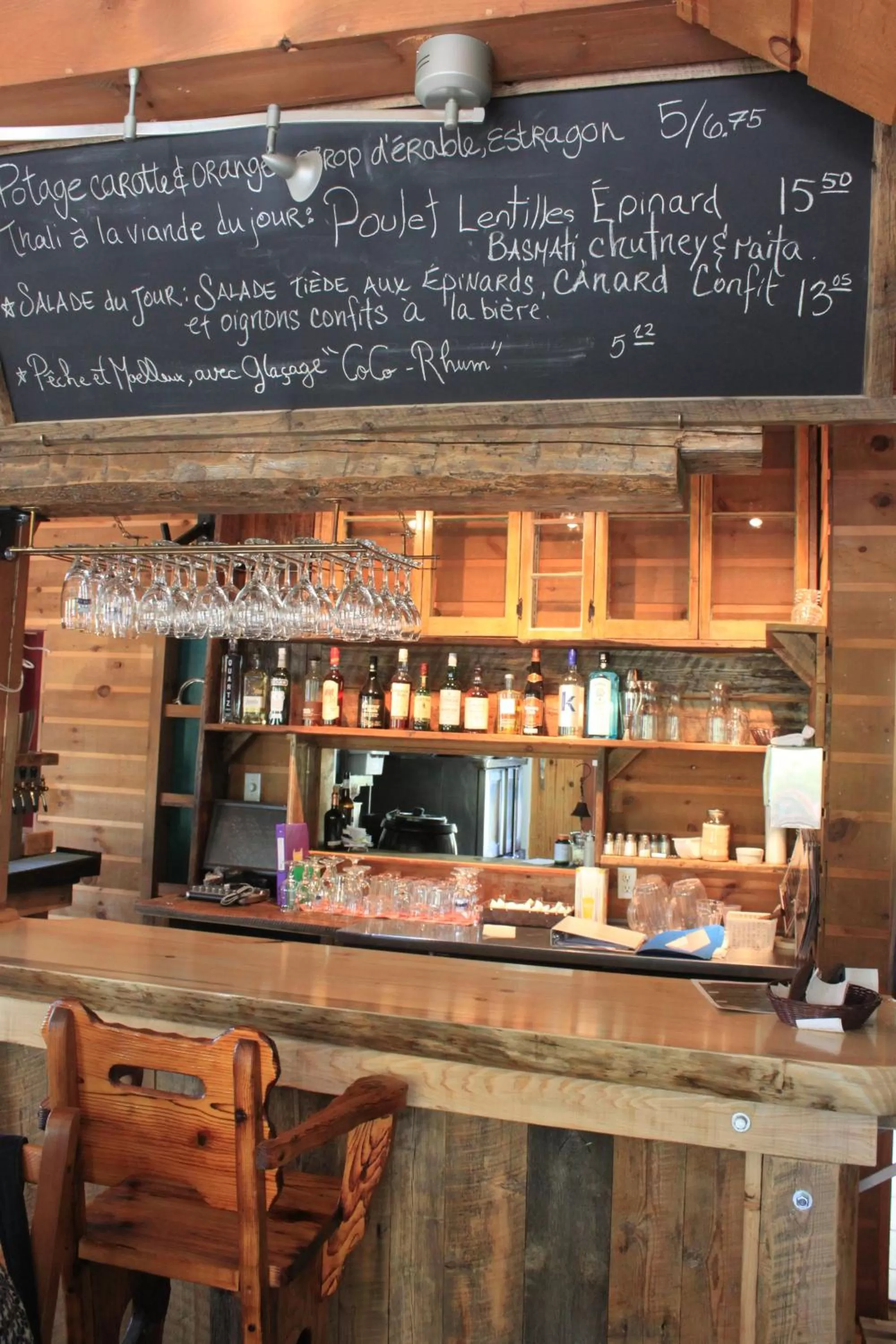 Restaurant/places to eat, Lounge/Bar in Auberge Micro-Brasserie Le Baril Roulant