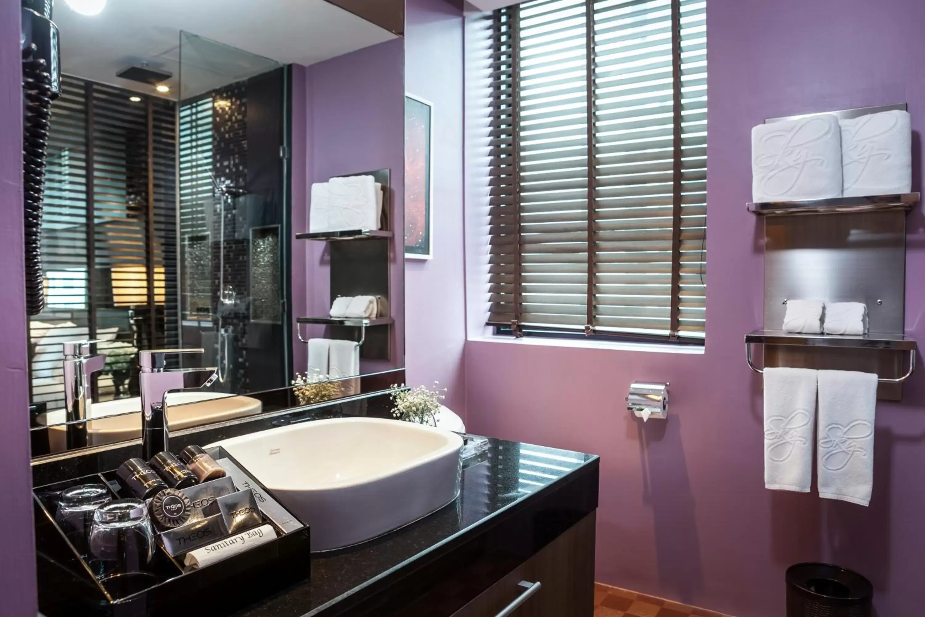 Deluxe Skyline King in The Continent Hotel Sukhumvit - Asok BTS Bangkok Deluxe Skyline King in The Continent Hotel Sukhumvit - Asok BTS Bangkok