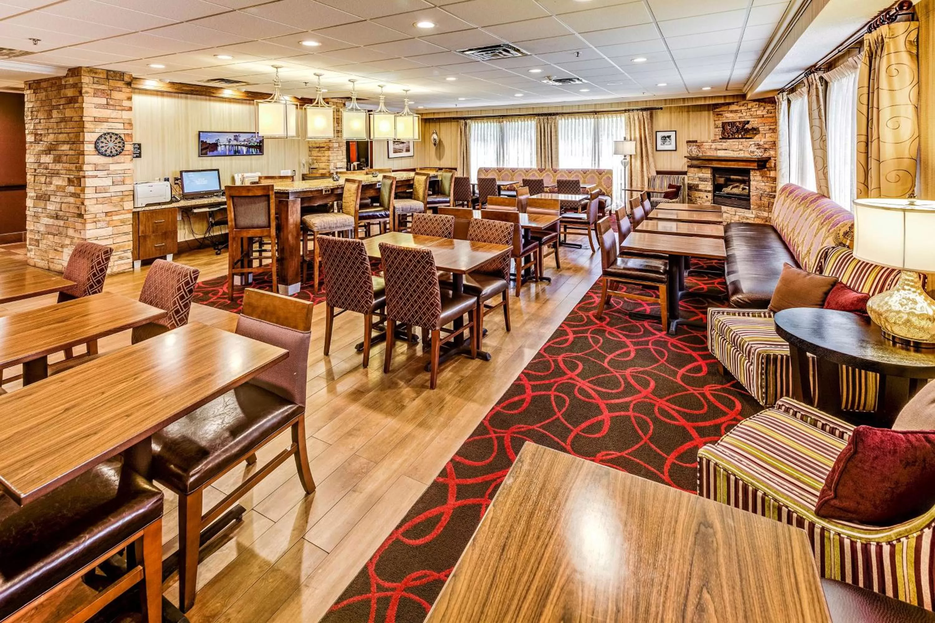 Restaurant/places to eat in Hampton Inn Columbus I-70E/Hamilton Road