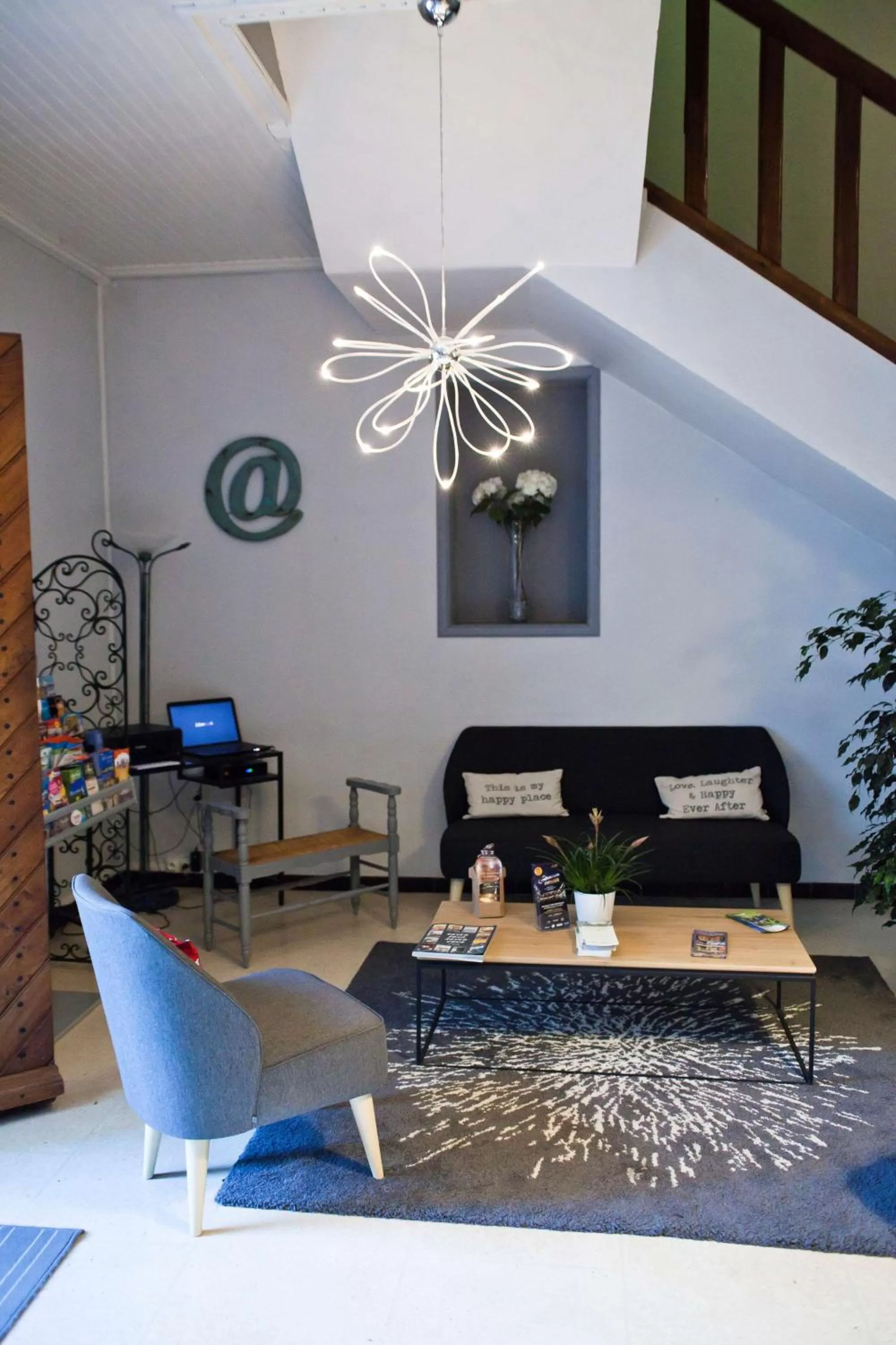 Lobby or reception in Best Western Le Val Majour