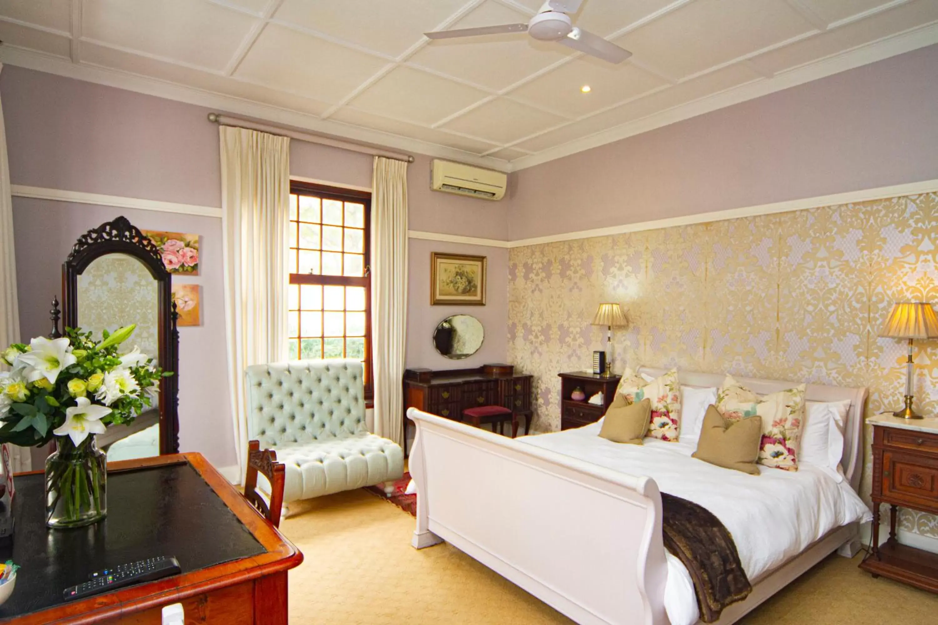 Deluxe Double Room with Shower - single occupancy in Holland House B&B Deluxe Double Room with Shower - single occupancy in Holland House B&B