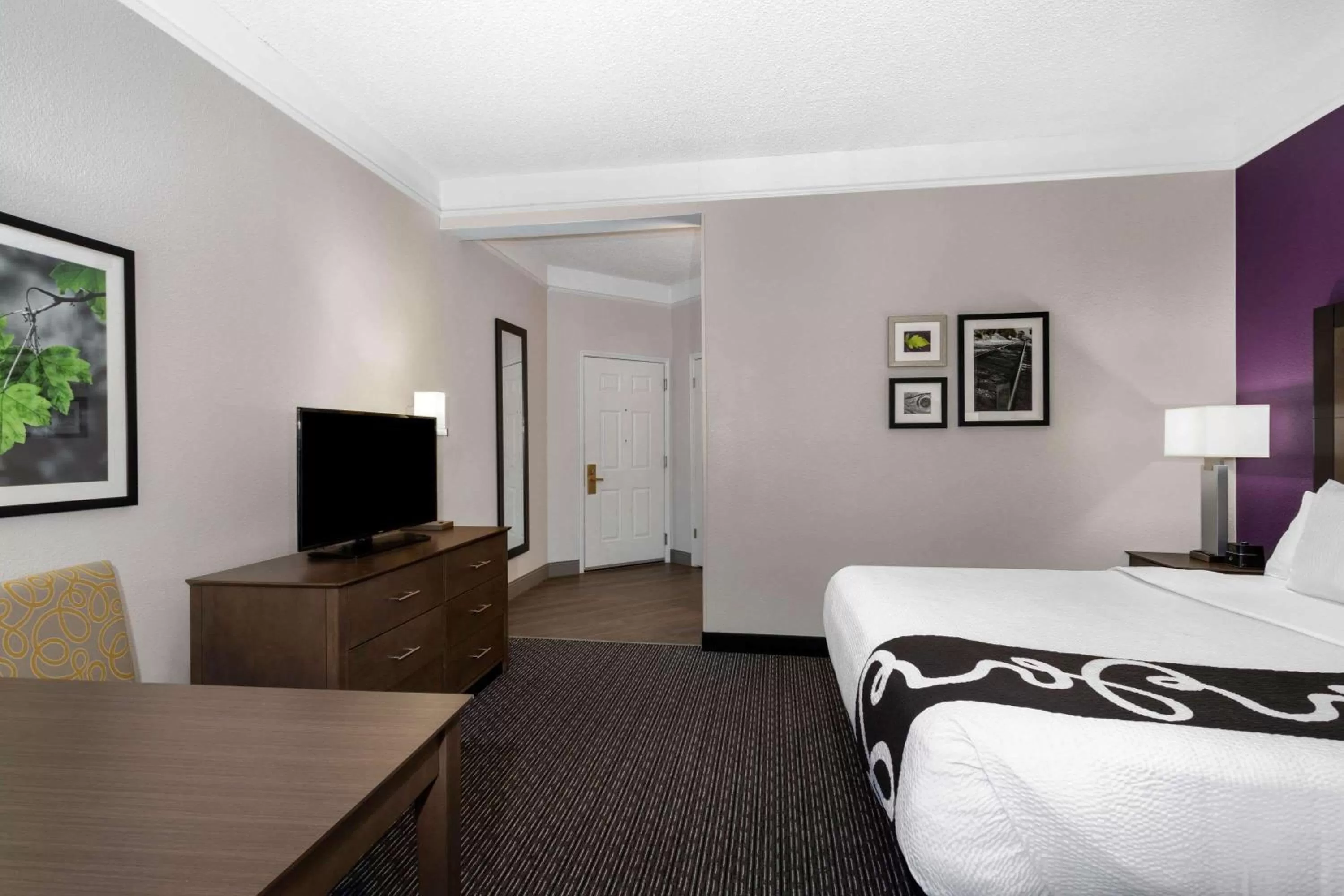 Photo of the whole room, Bed in La Quinta by Wyndham Denver Boulder - Louisville