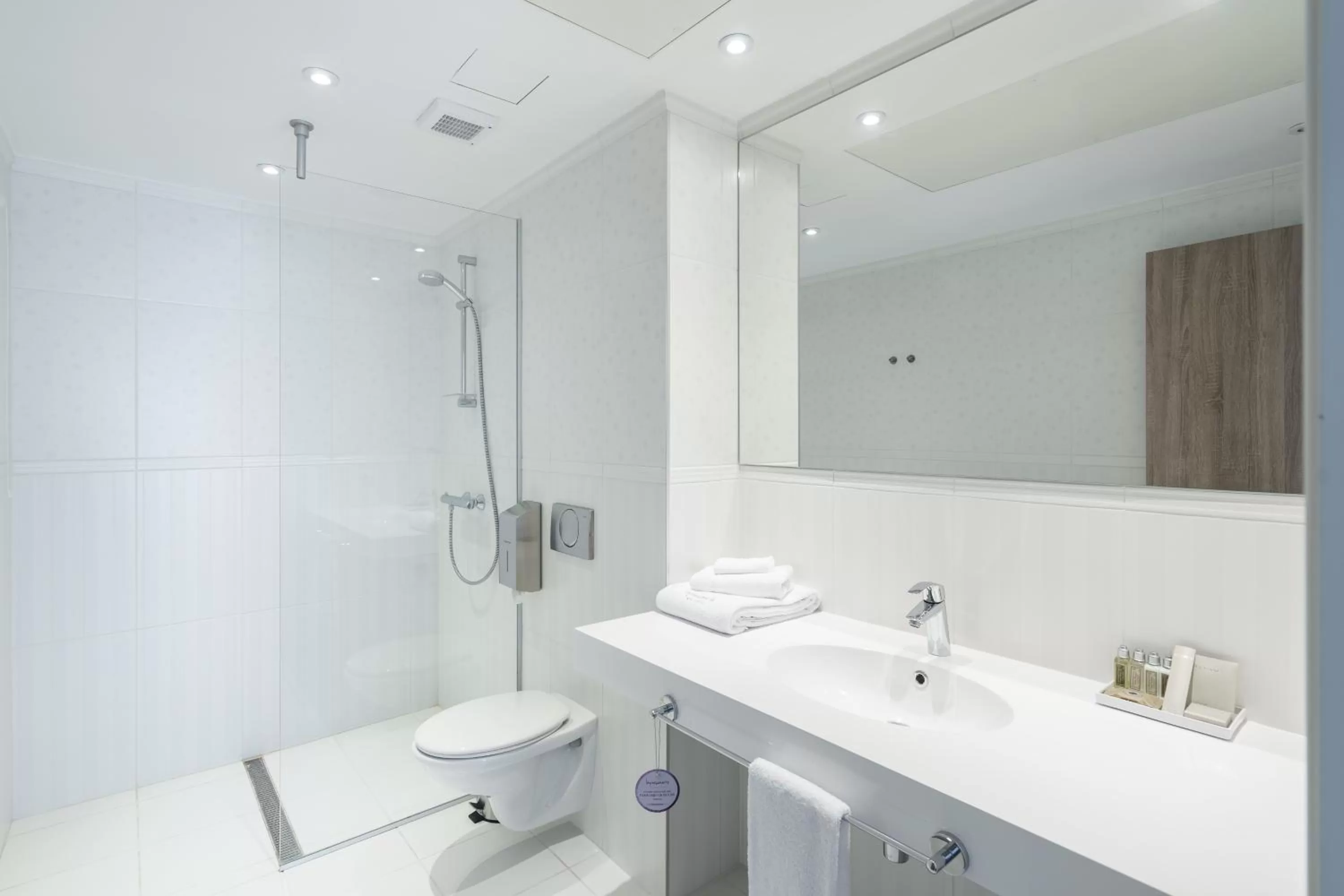 Bathroom in Impresamente Art Hotel