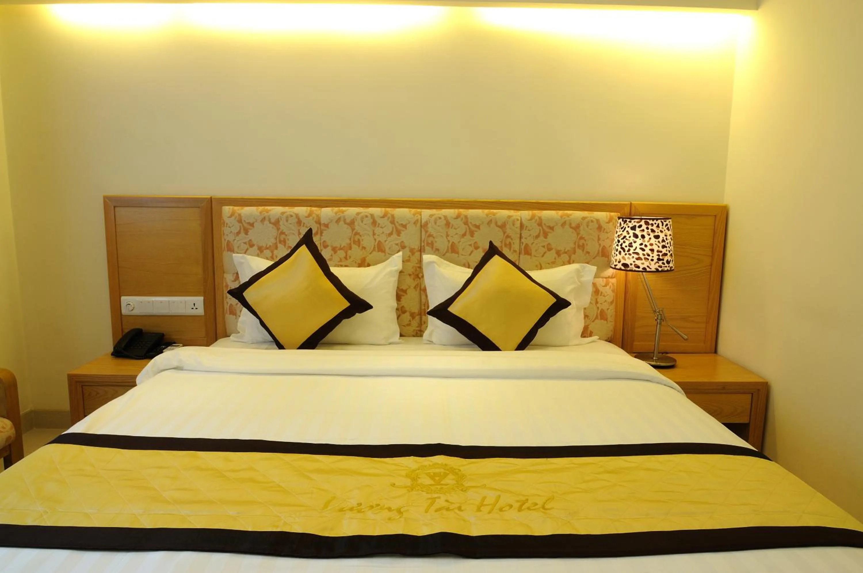 Superior Double Room in Vuong Tai Hotel