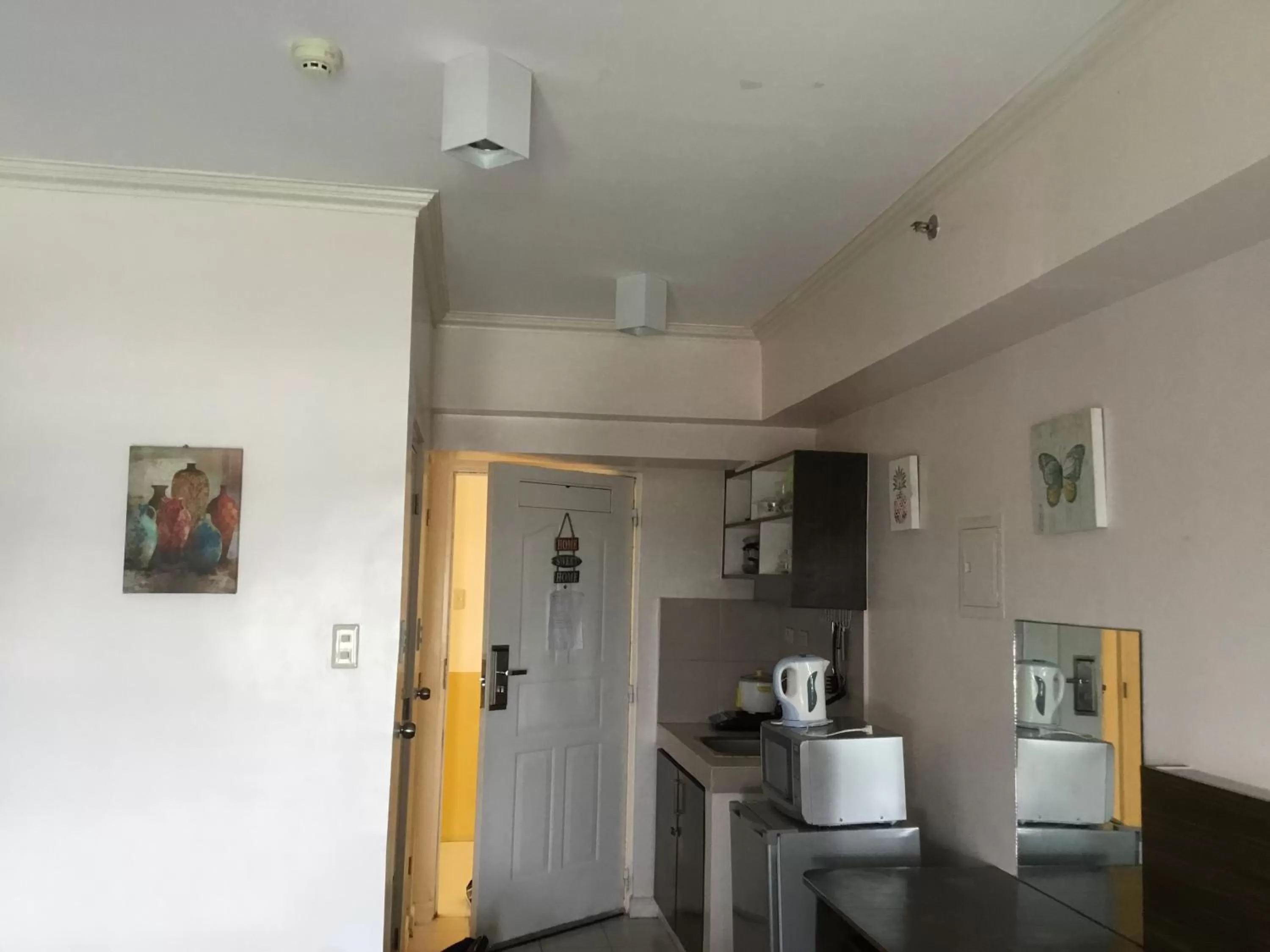 Condo with Free Swimming Pool & Viewing Deck