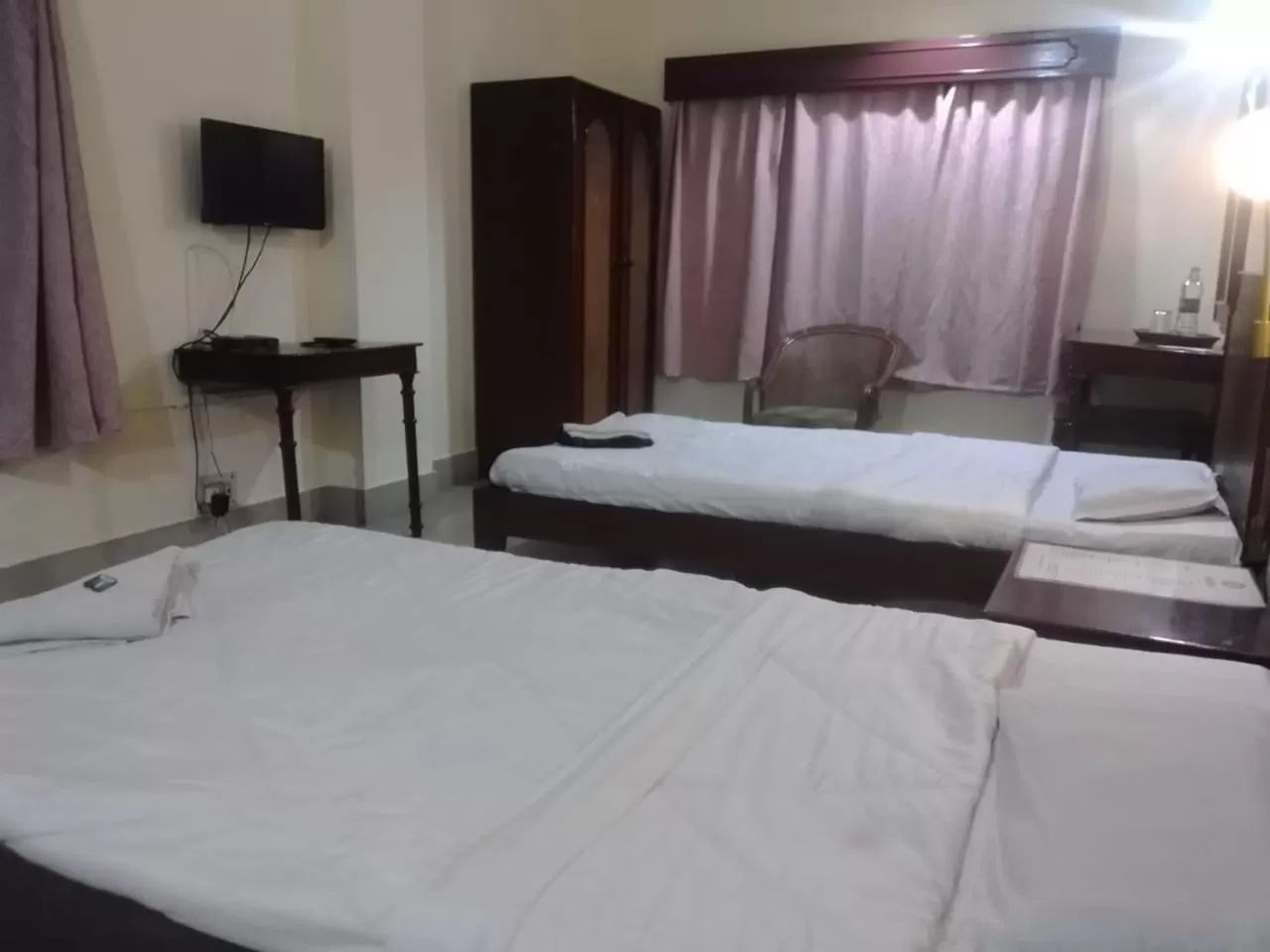 Bedroom, Bed in Hotel Indsurya