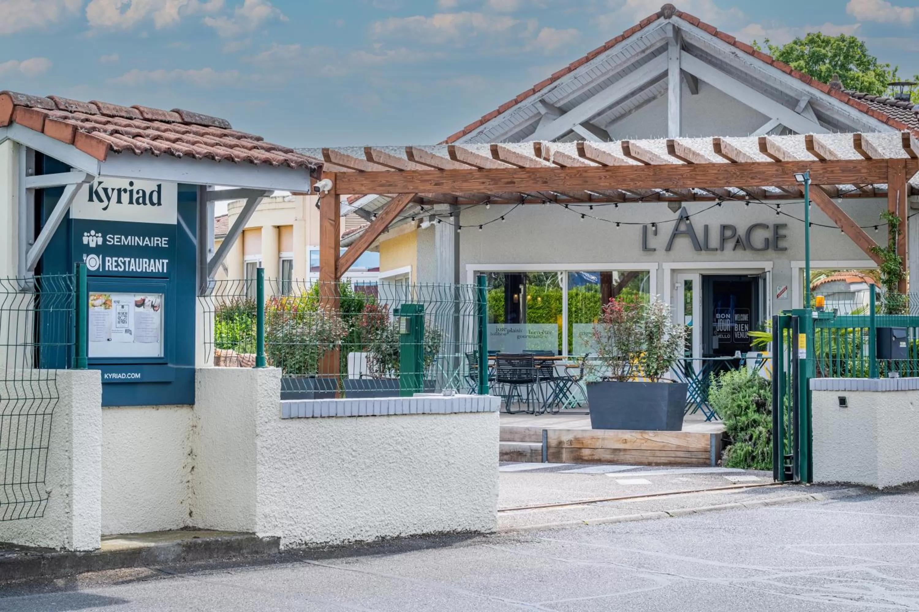 View (from property/room) in Kyriad Lyon Est - Bron Eurexpo Le Cottage