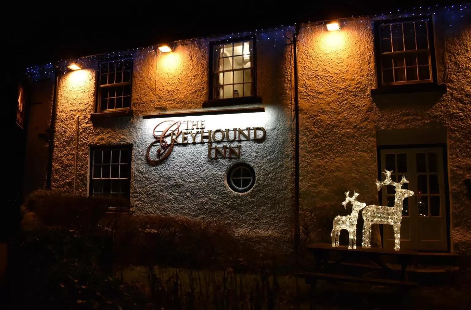 Night, Property Building in The Greyhound Inn