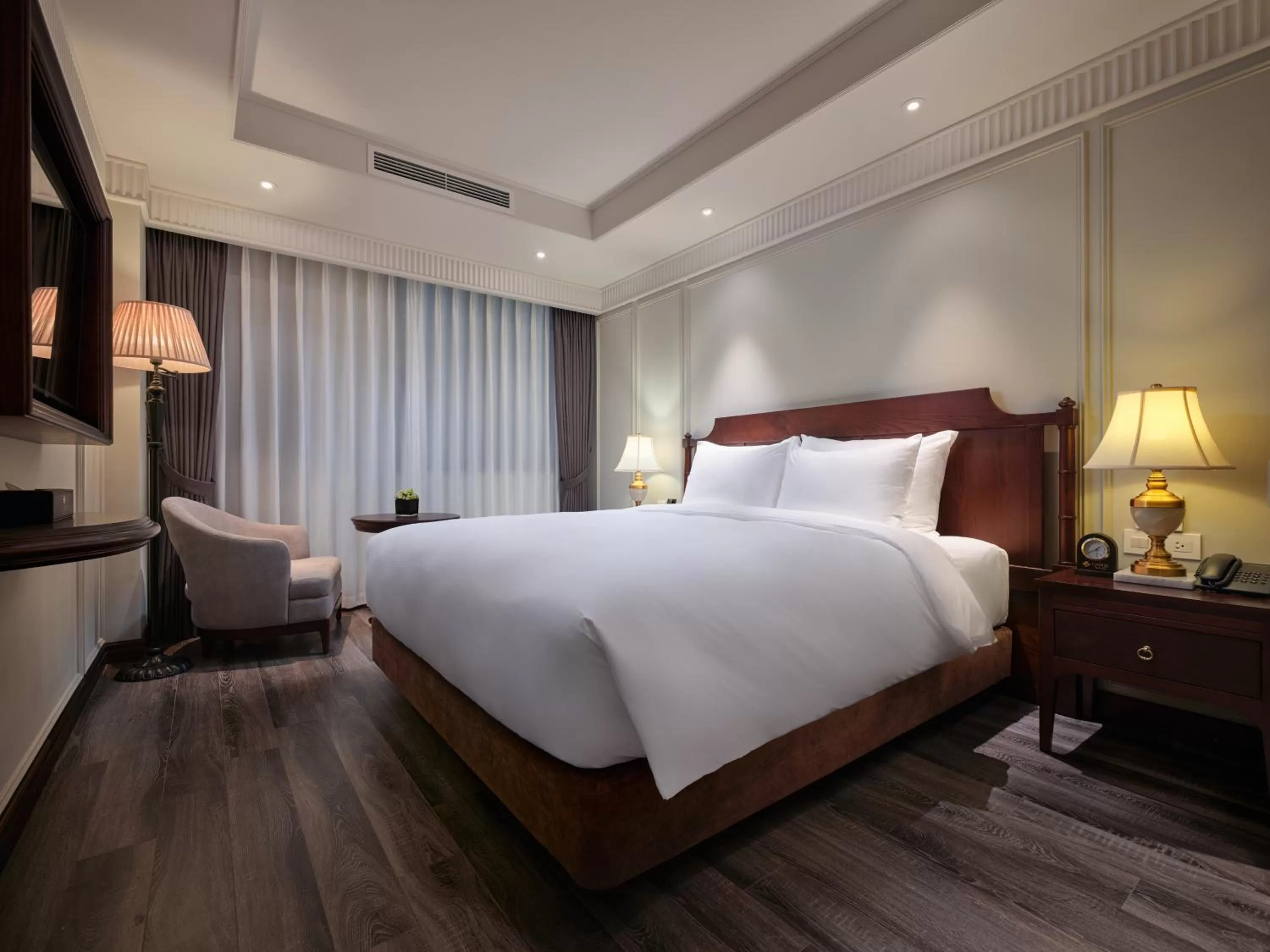 Bedroom, Bed in GRAND HOTEL du LAC Hanoi