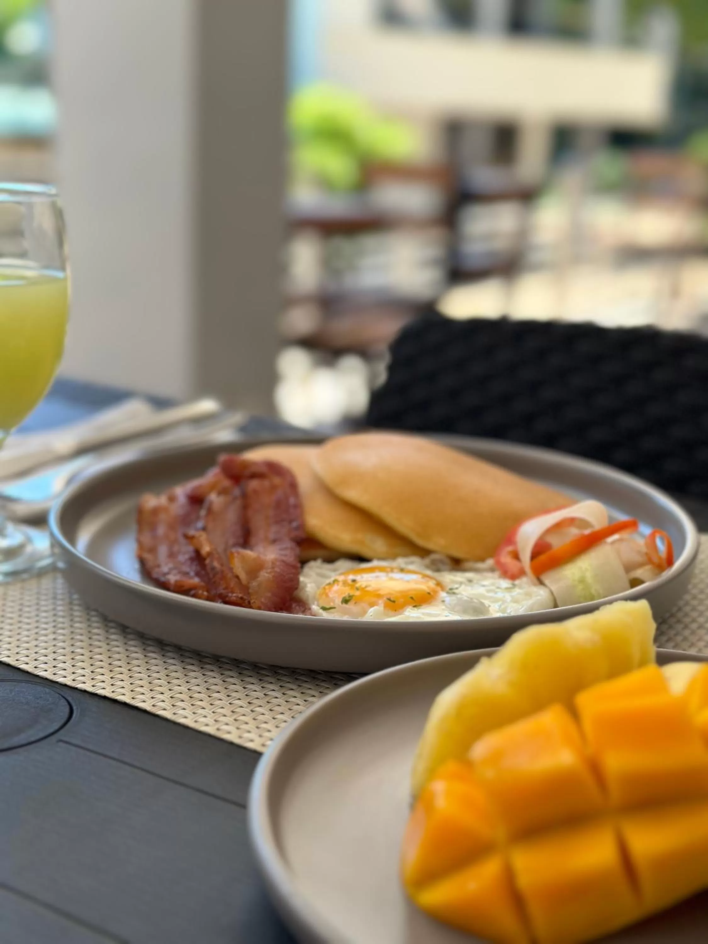 Food and drinks in Harbour Bliss Hotel