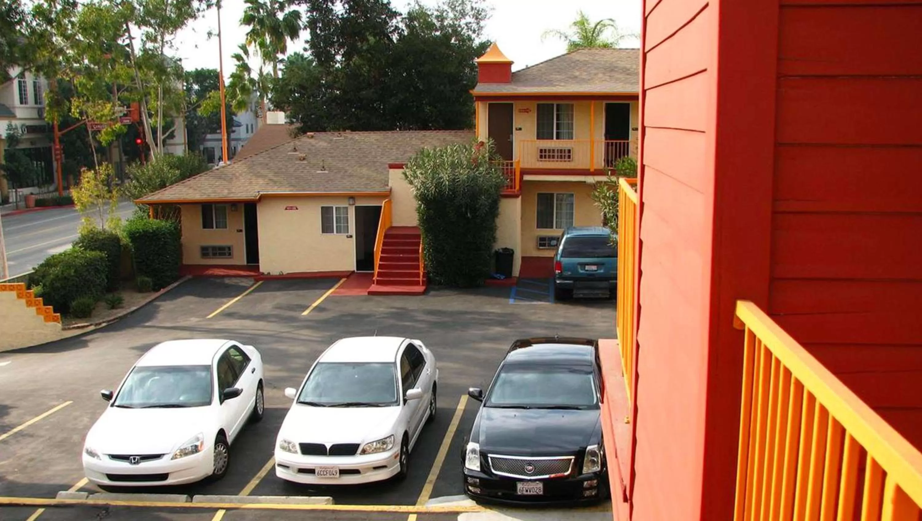 Property building in Motel 6 Glendale CA Pasadena Burbank Los Angeles