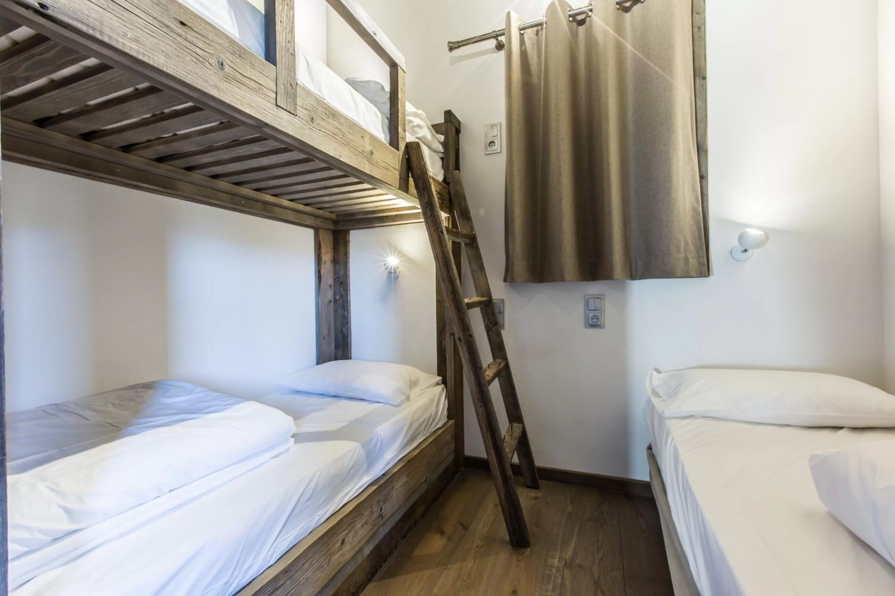 Bedroom, Bed in Hôtel Spa Crychar