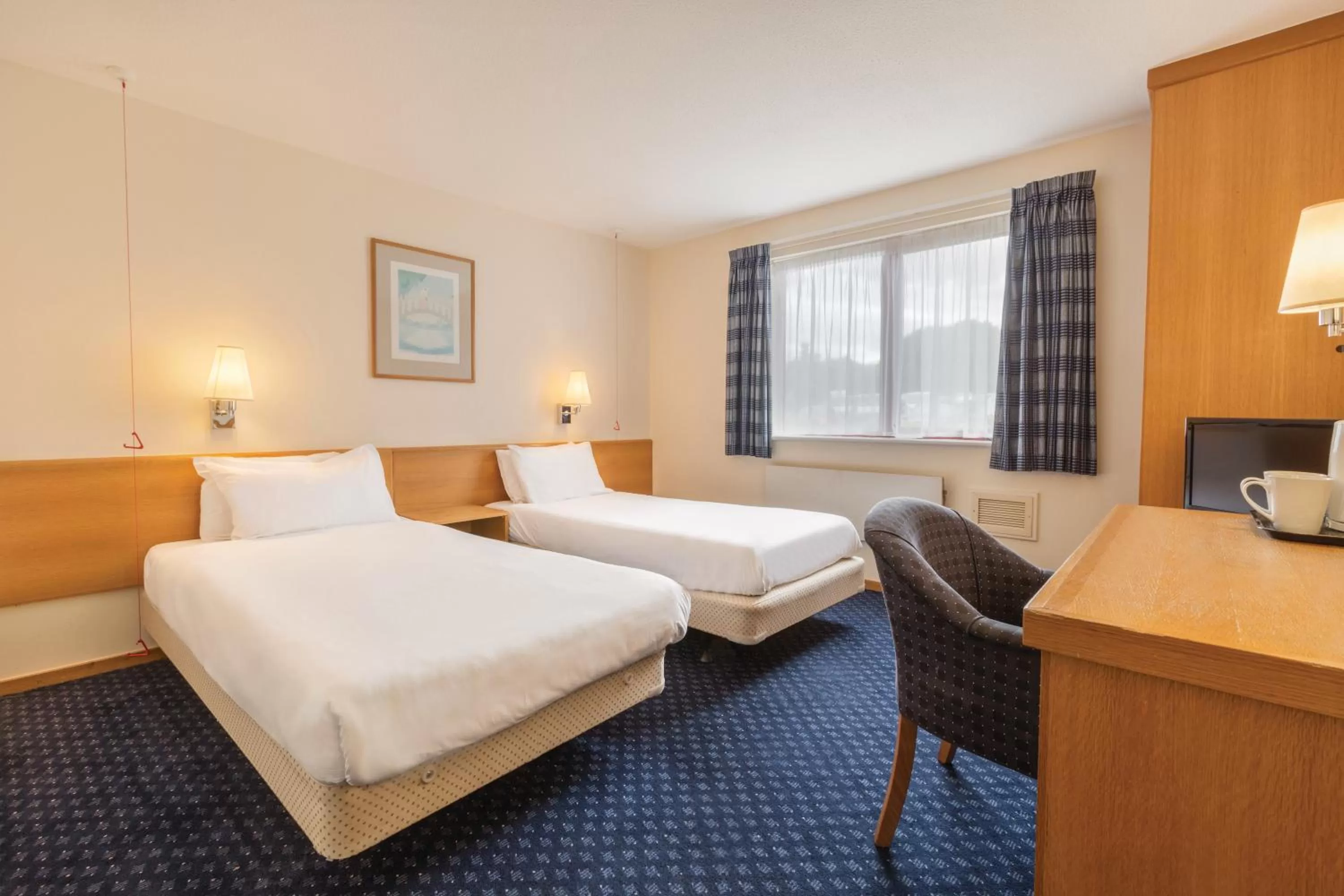 Twin Room - Disability Access in Days Inn Magor