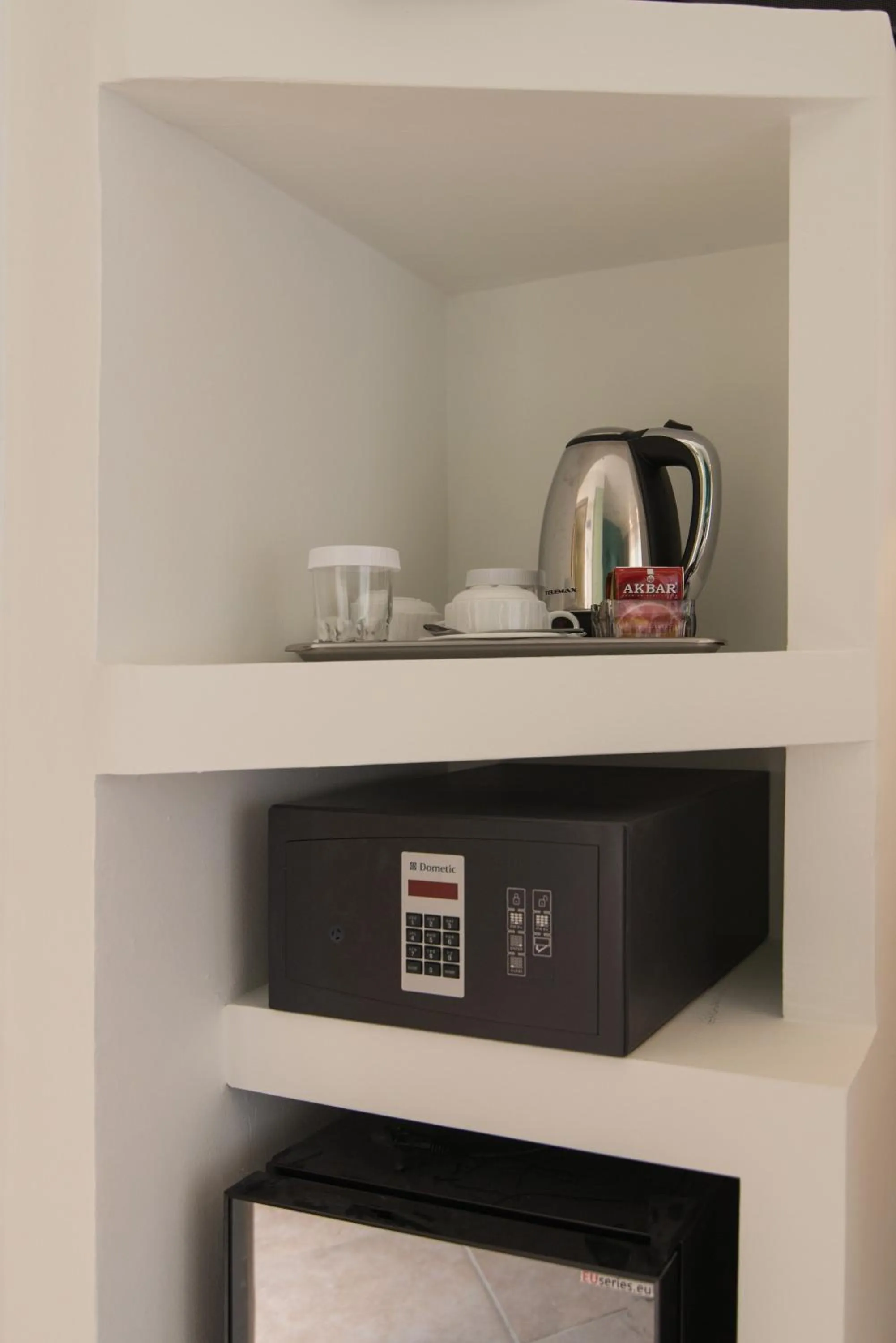 Coffee/tea facilities in Flegra Palace