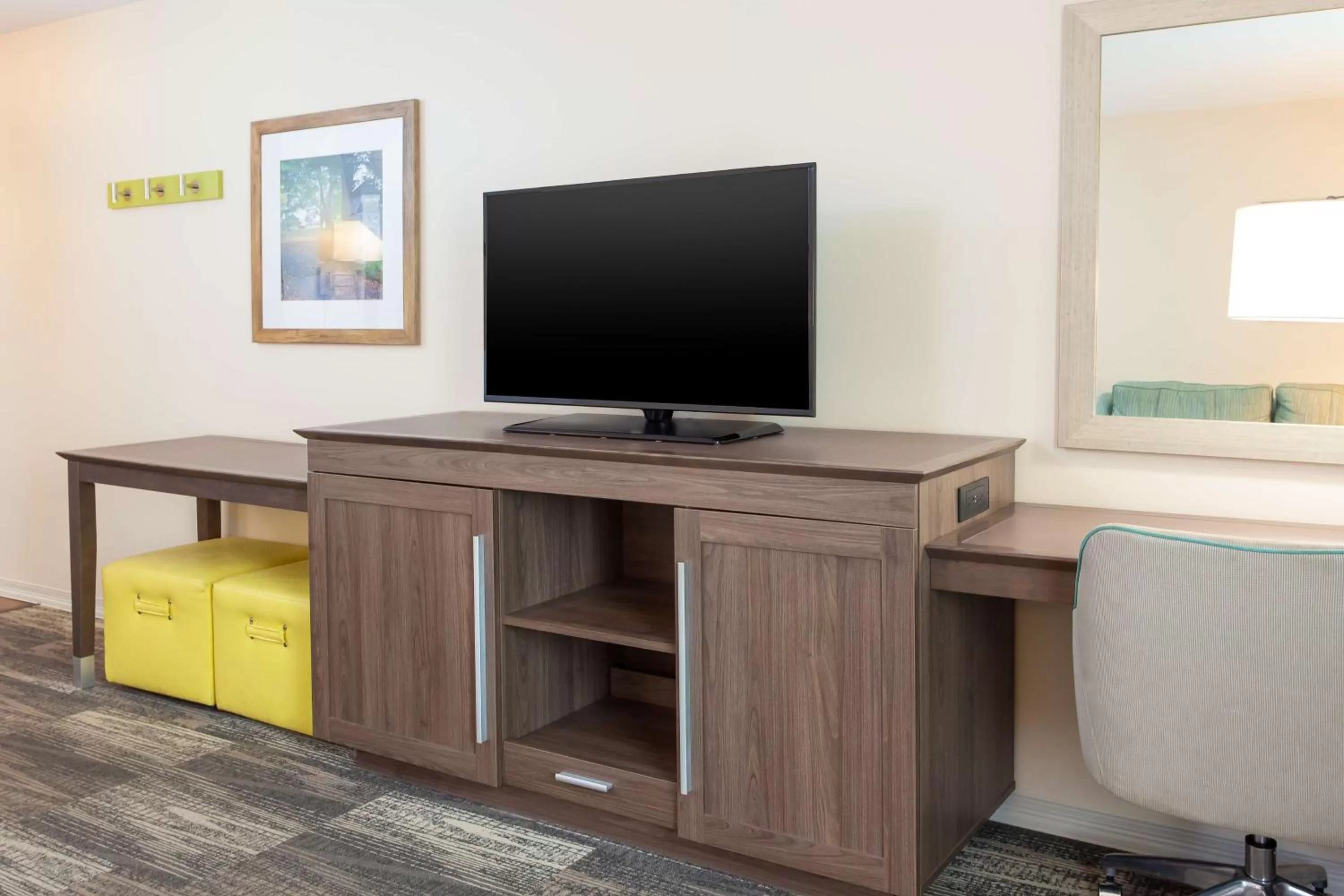 Bedroom in Hampton Inn & Suites Niles/Warren, OH