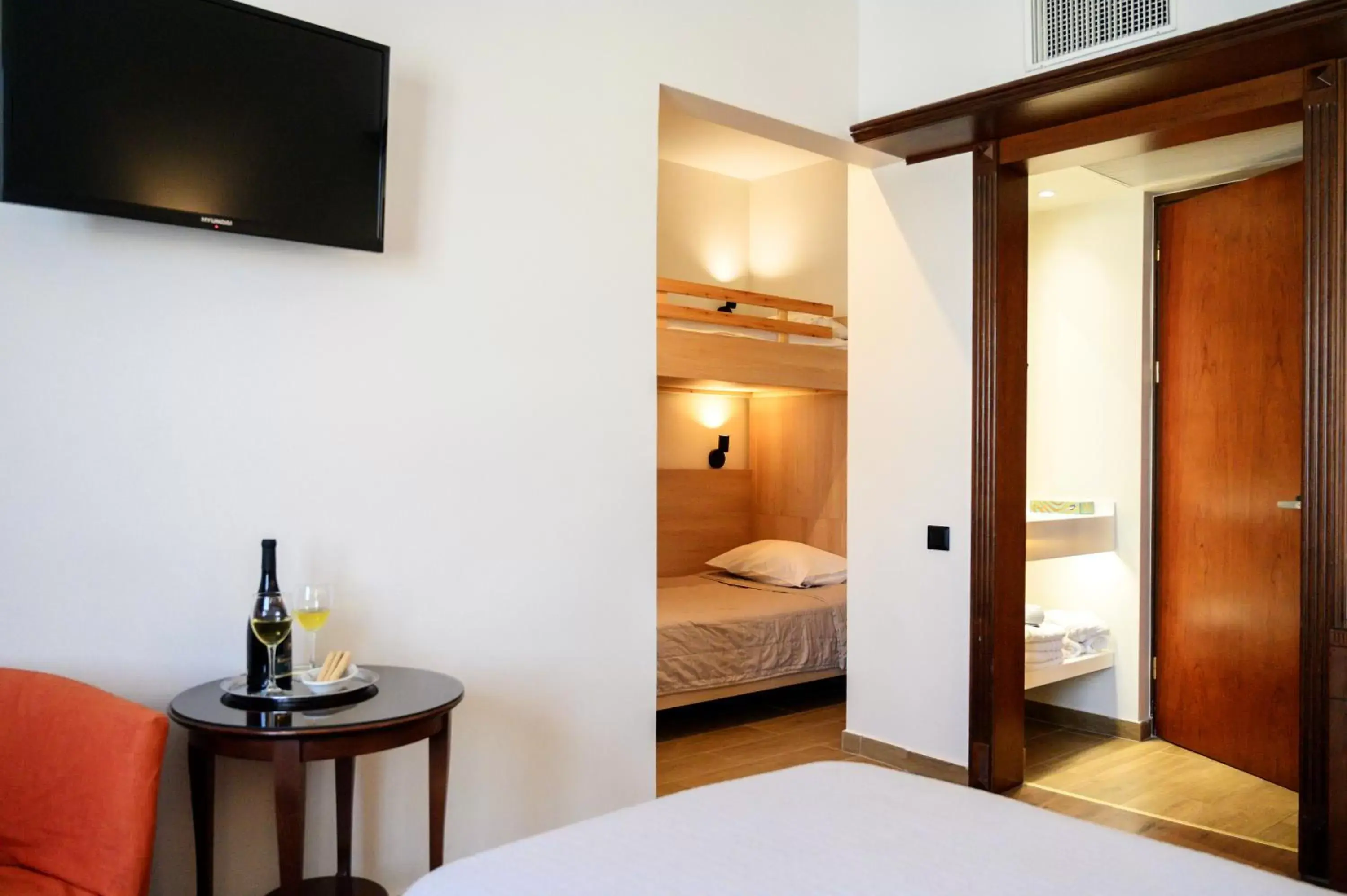 Family Room in Hotel El Greco Family Room in Hotel El Greco