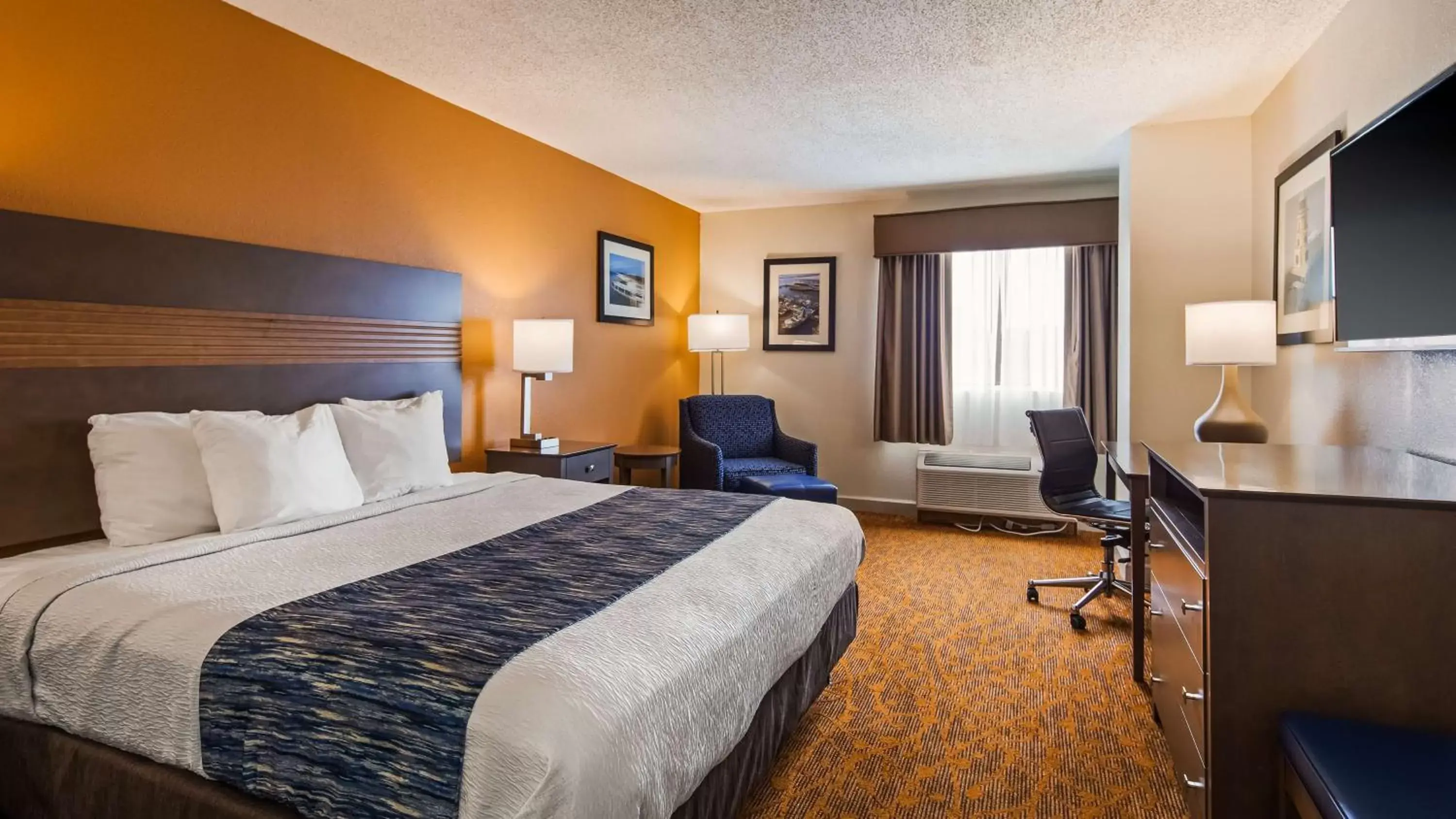 King Room with Bathtub - Disability Access/Non-Smoking in Best Western Plus Cypress Creek King Room with Bathtub - Disability Access/Non-Smoking in Best Western Plus Cypress Creek