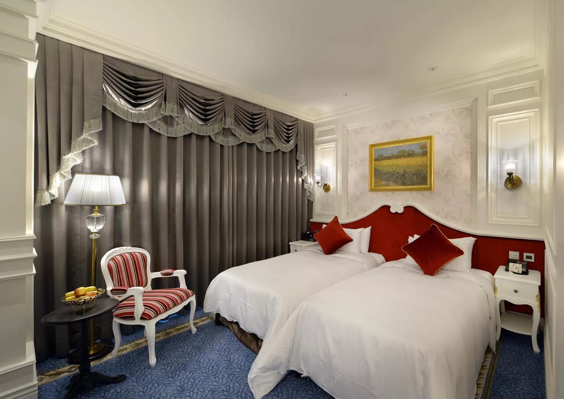 Bedroom, Bed in Golden Tulip RS Boutique Hotel-Tainan