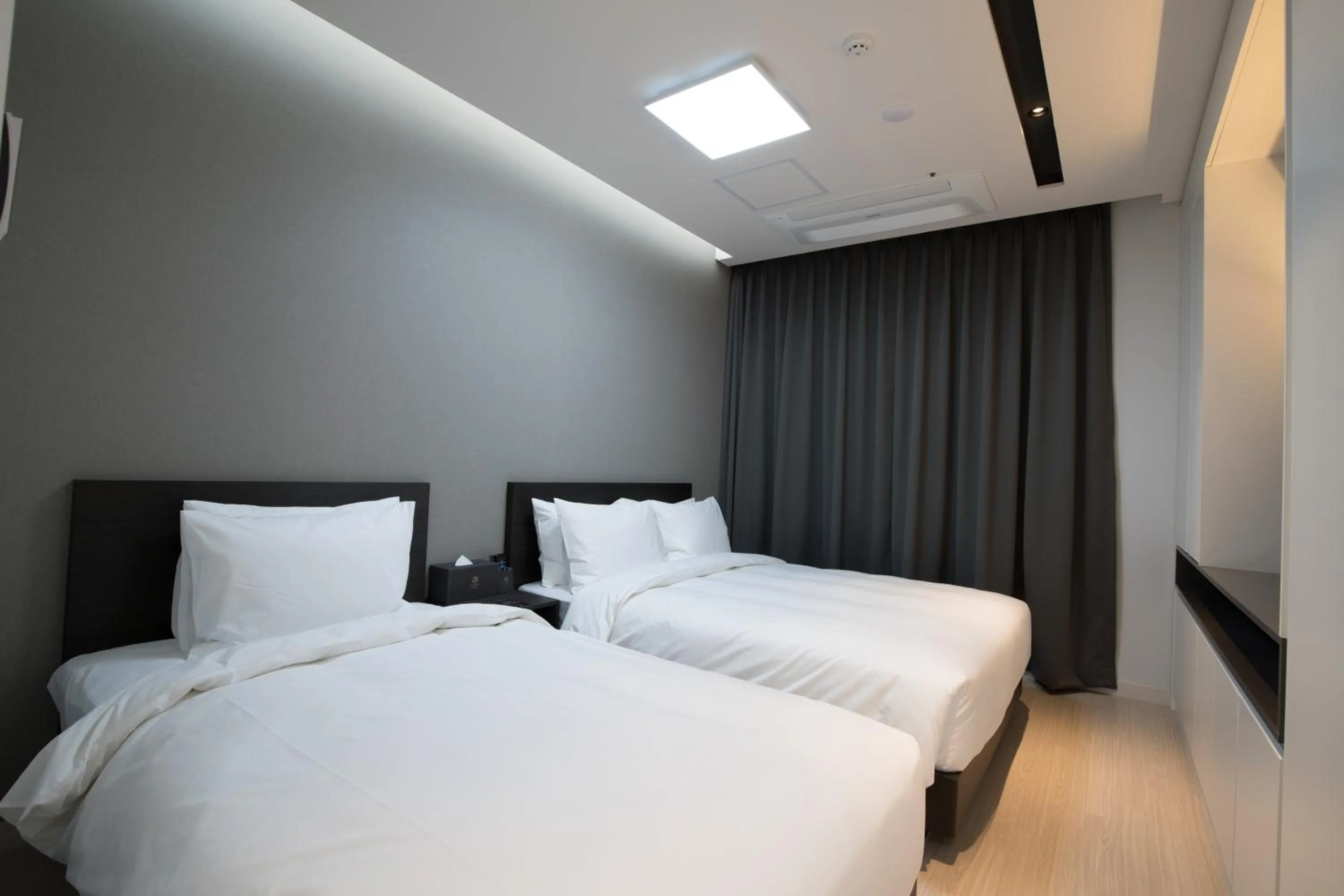 Bed in Sunrise Hotel Sokcho