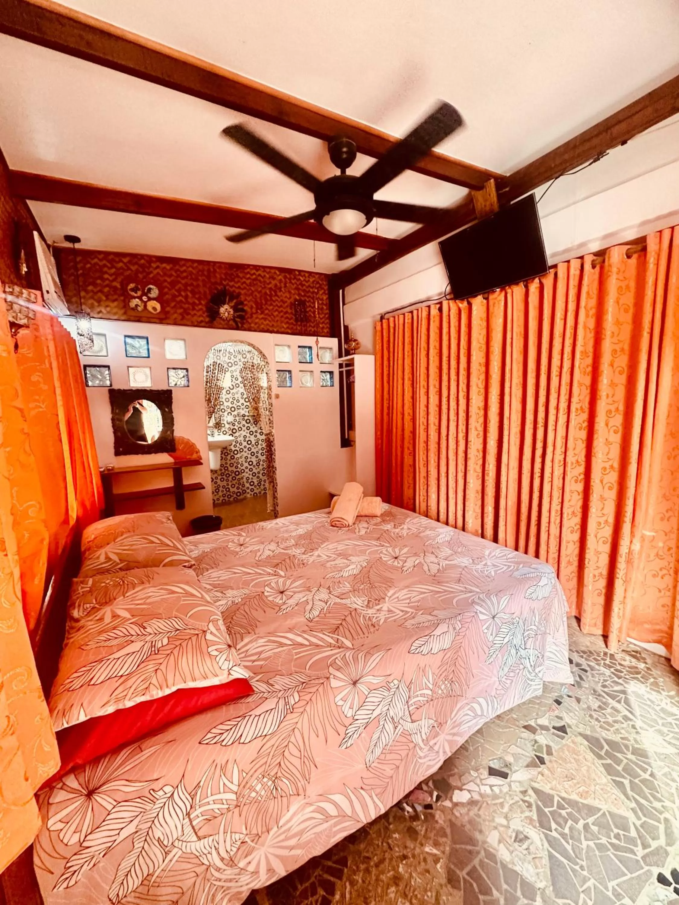 Bedroom, Bed in Lala Panzi Bed and Breakfast