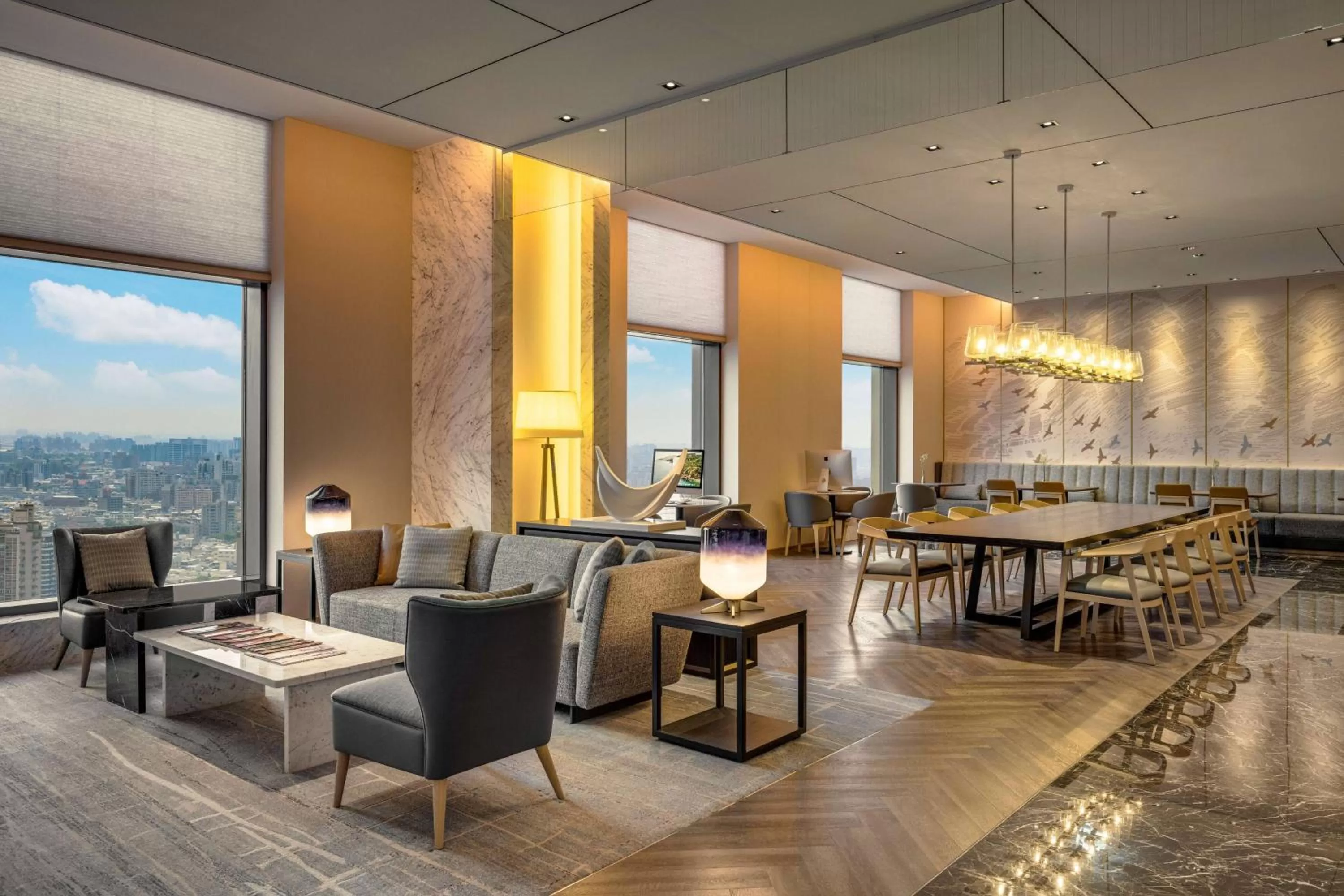 Lounge or bar in Kaohsiung Marriott Hotel