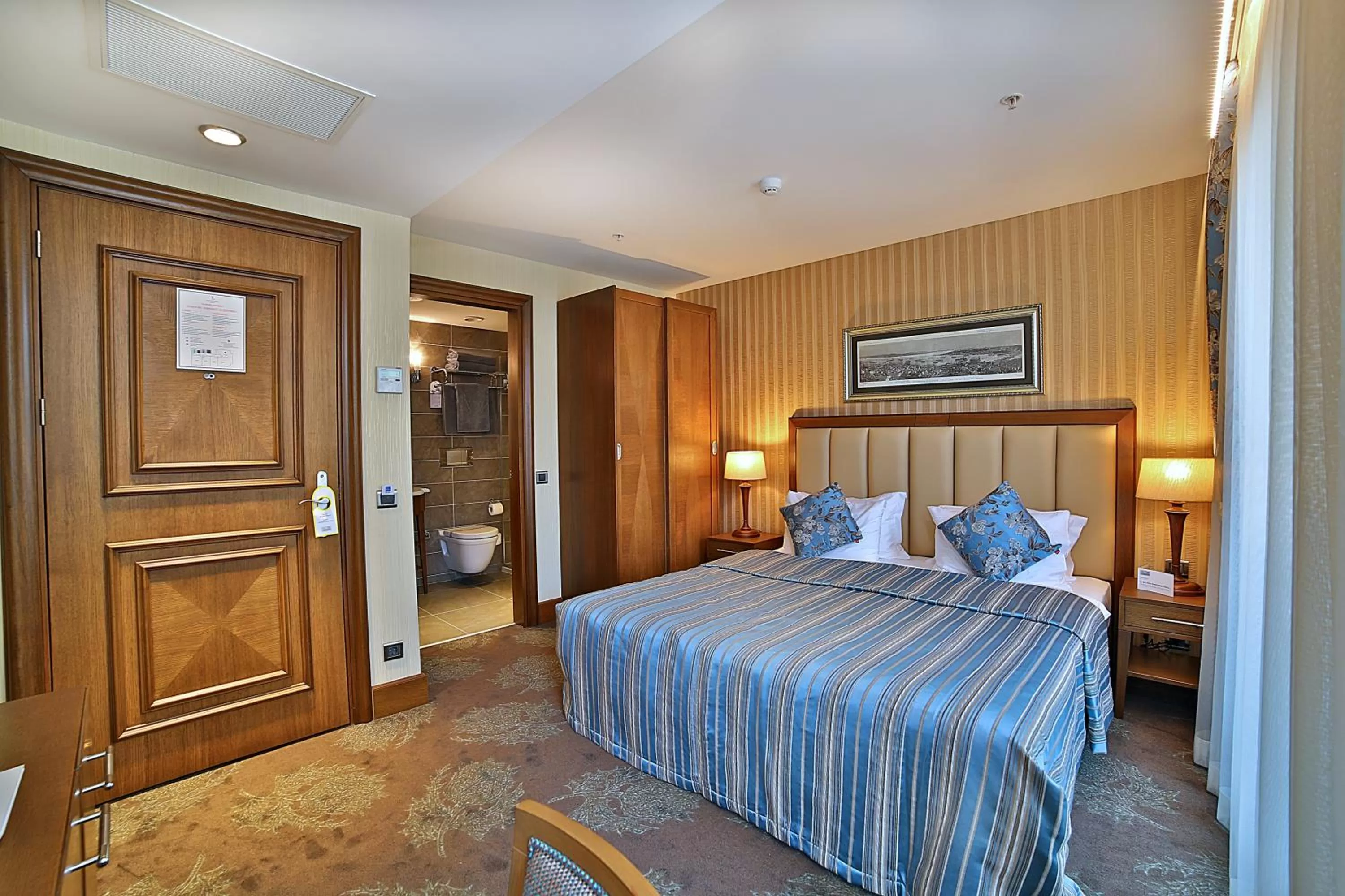 Bed in Adelmar Hotel Istanbul Sisli