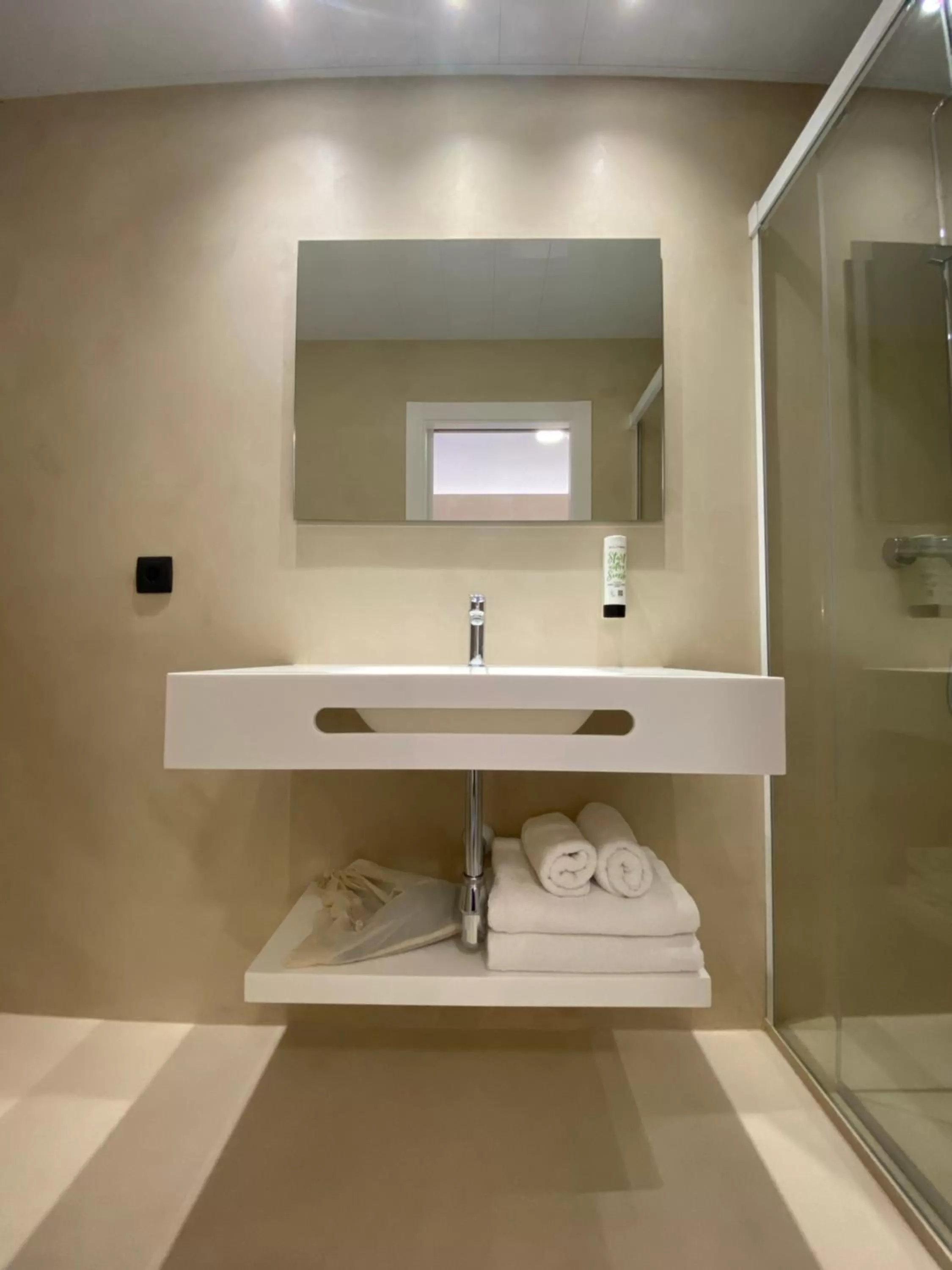 Bathroom in Aparthotel Solifemar