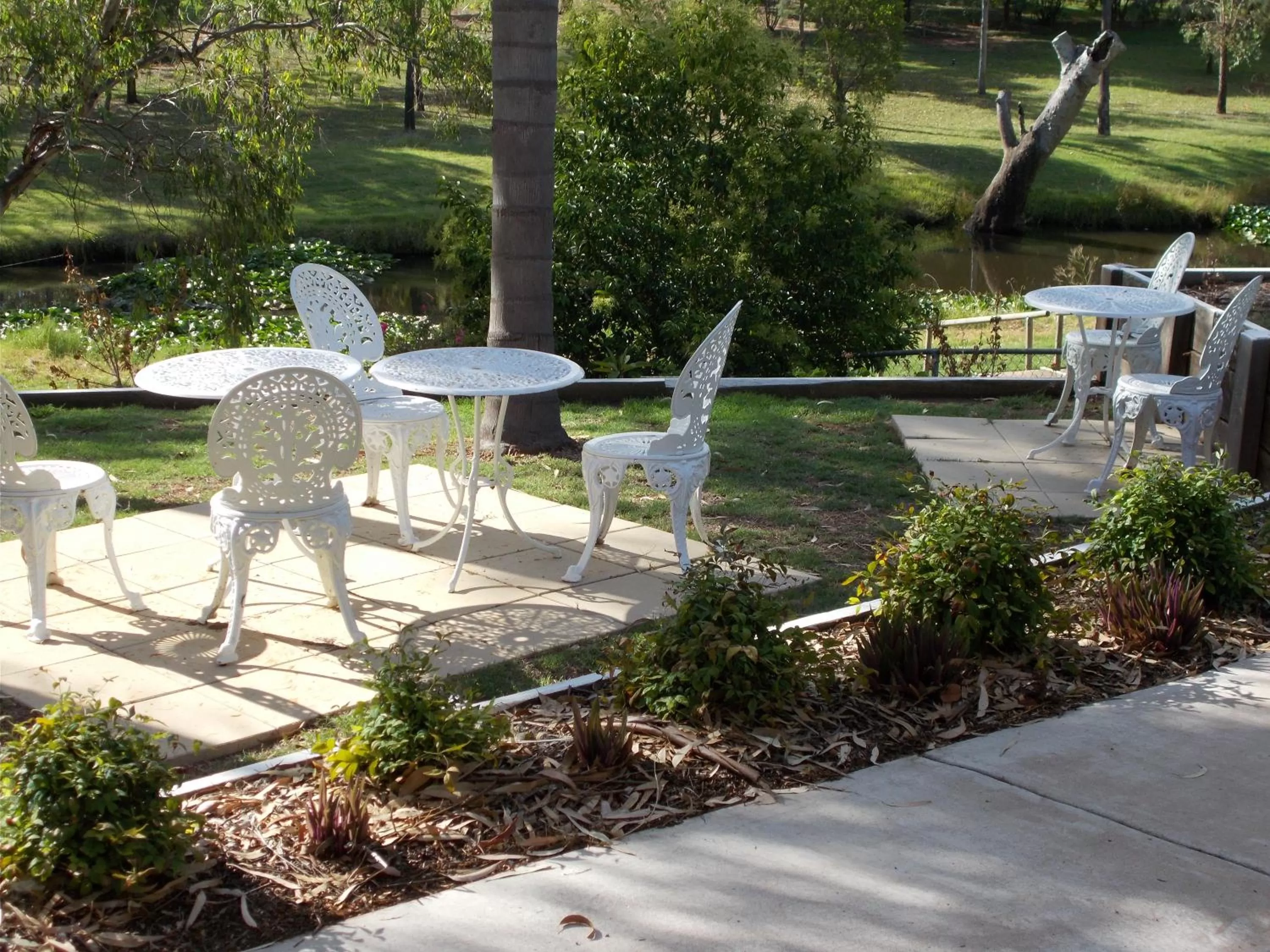 Garden in Park House Motor Inn