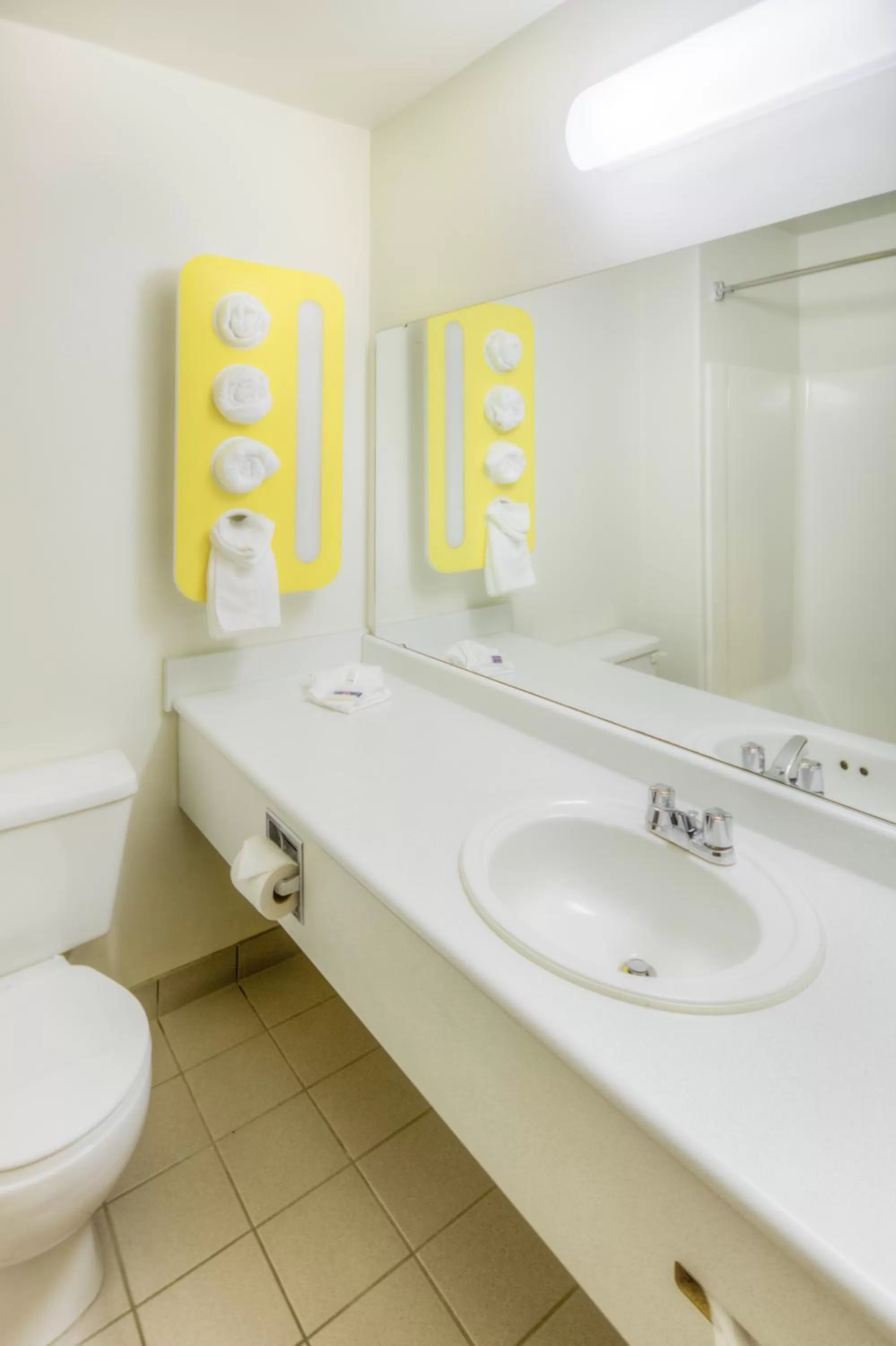 Toilet in Motel 6-Regina, SK