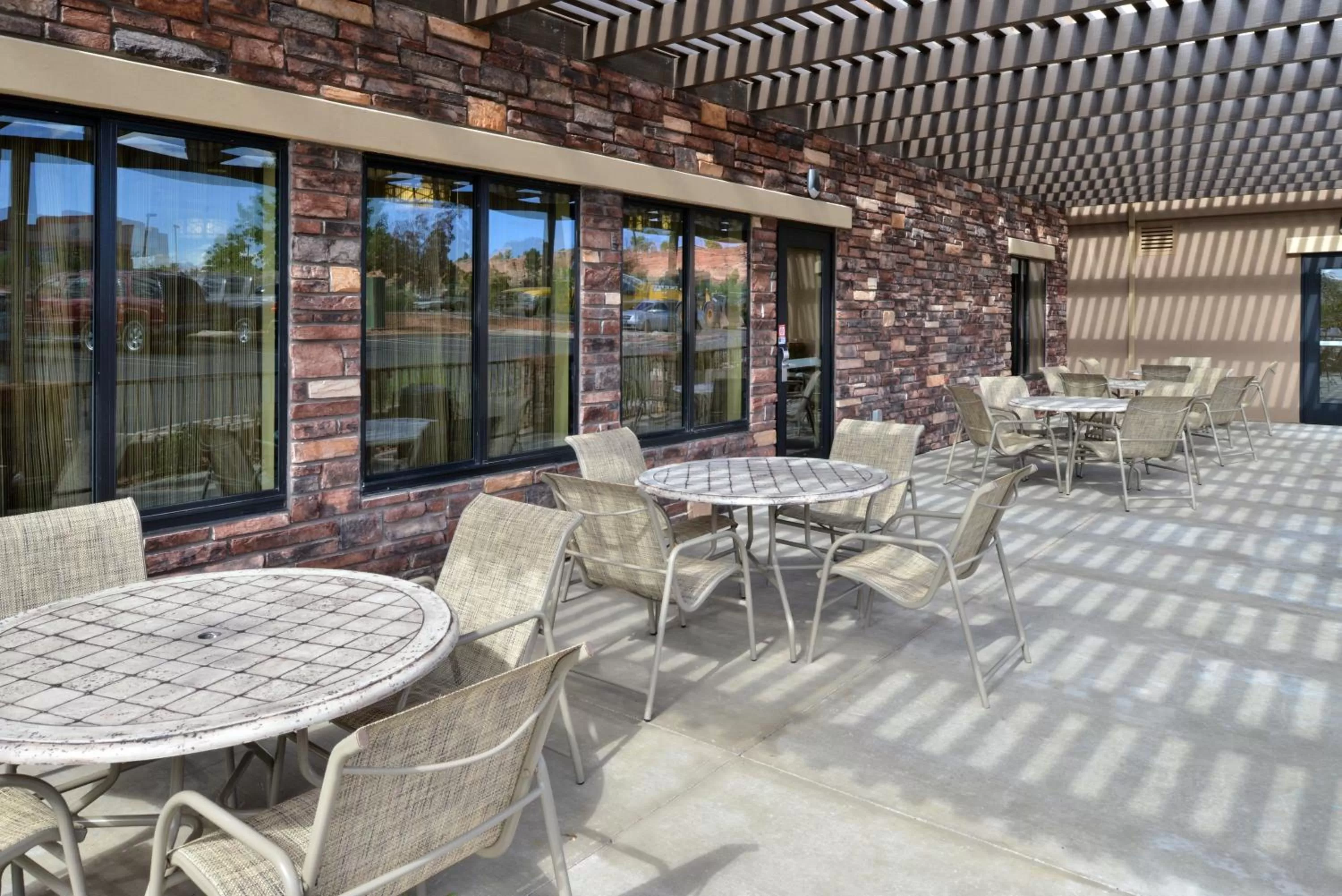 Breakfast in Holiday Inn Express & Suites Page - Lake Powell Area by IHG