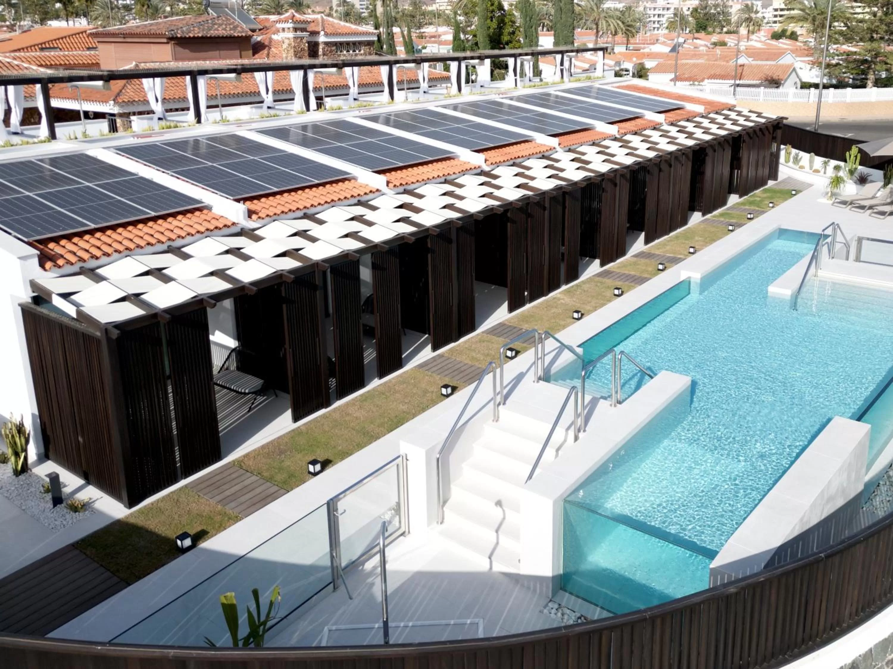 Property building, Pool View in Fahana - Gay Men Only