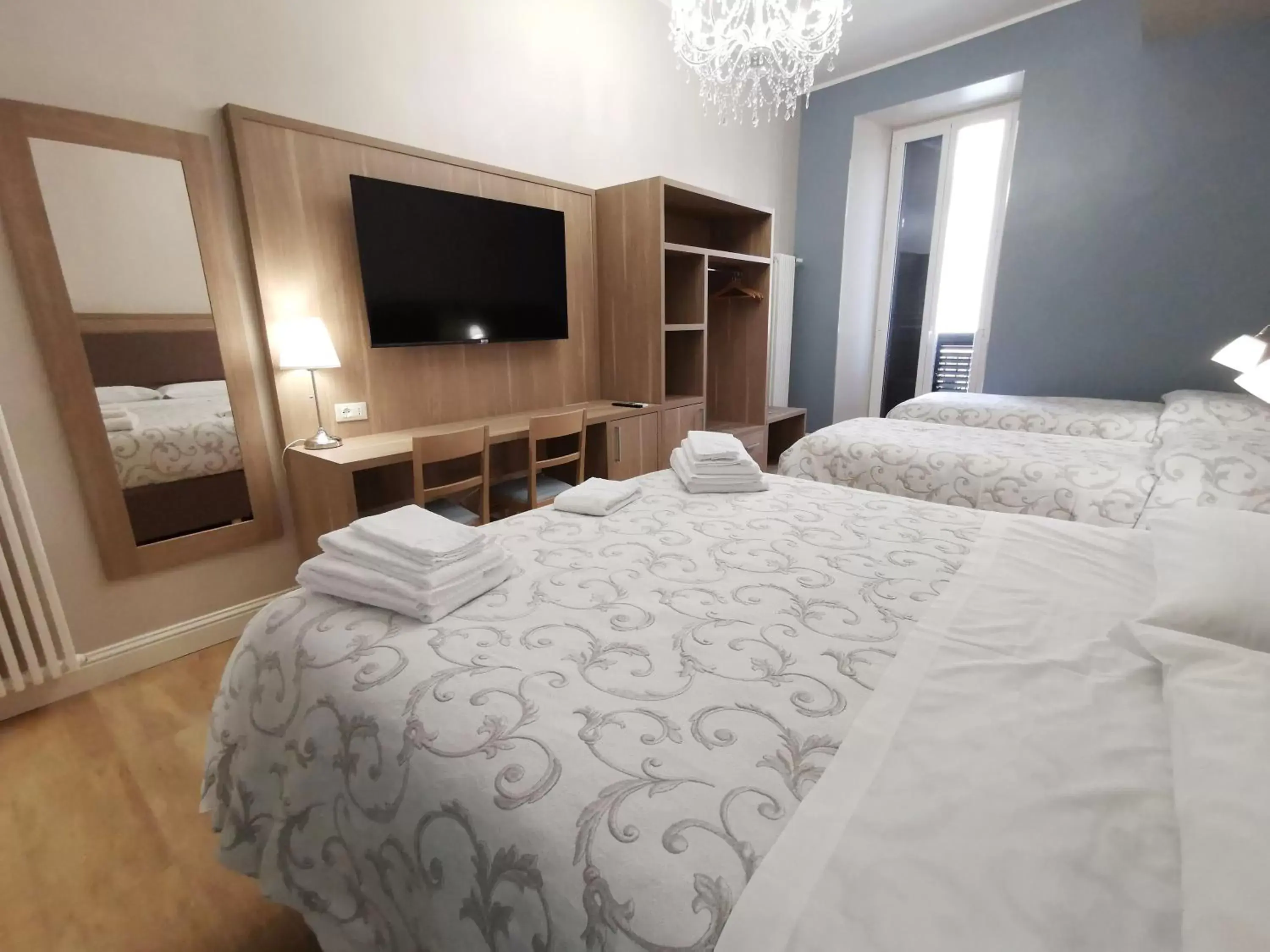 Comfort Quadruple Room in Opera Relais 85 Comfort Quadruple Room in Opera Relais 85