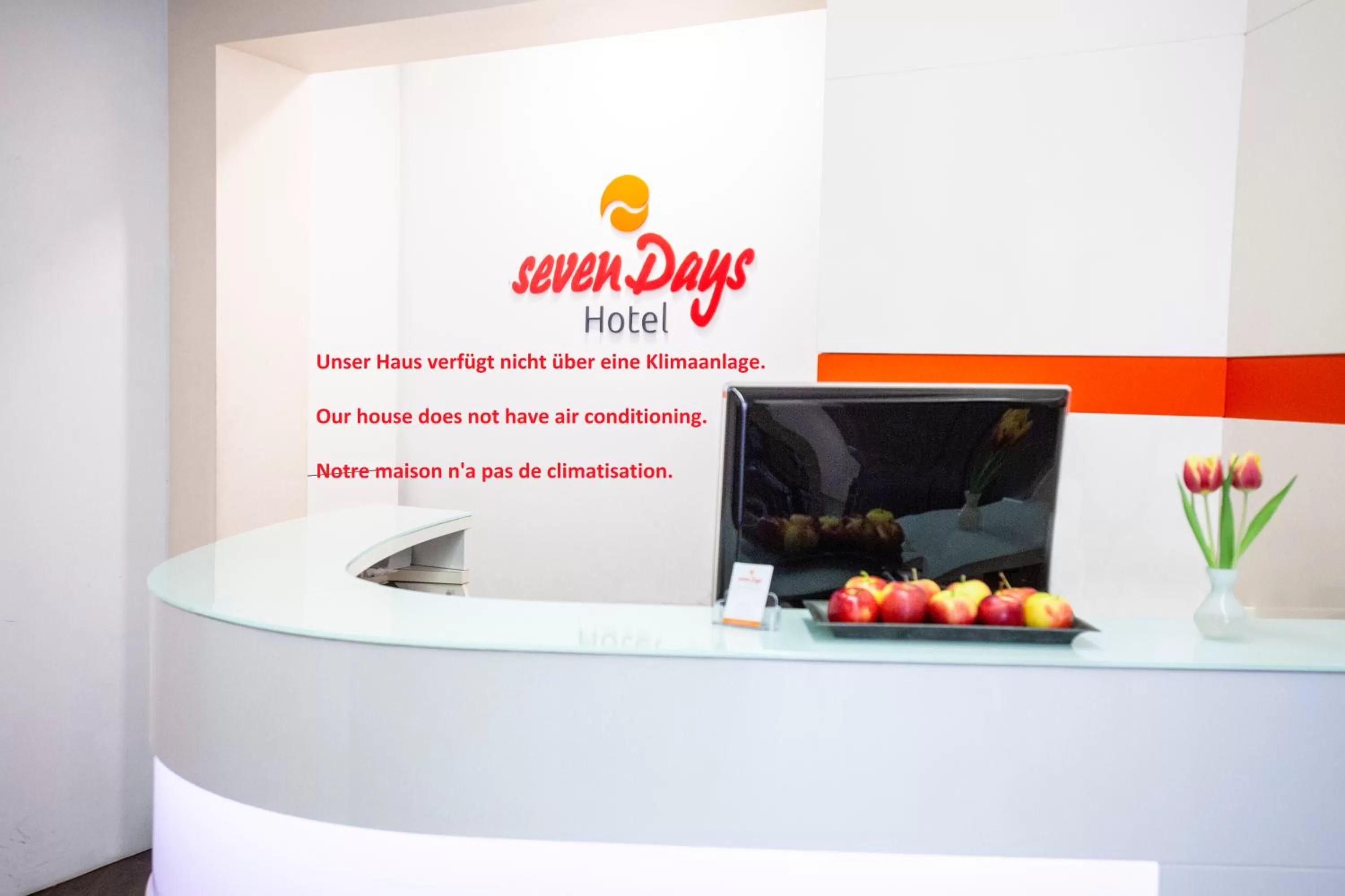 Lobby or reception in sevenDays Hotel Karlsruhe