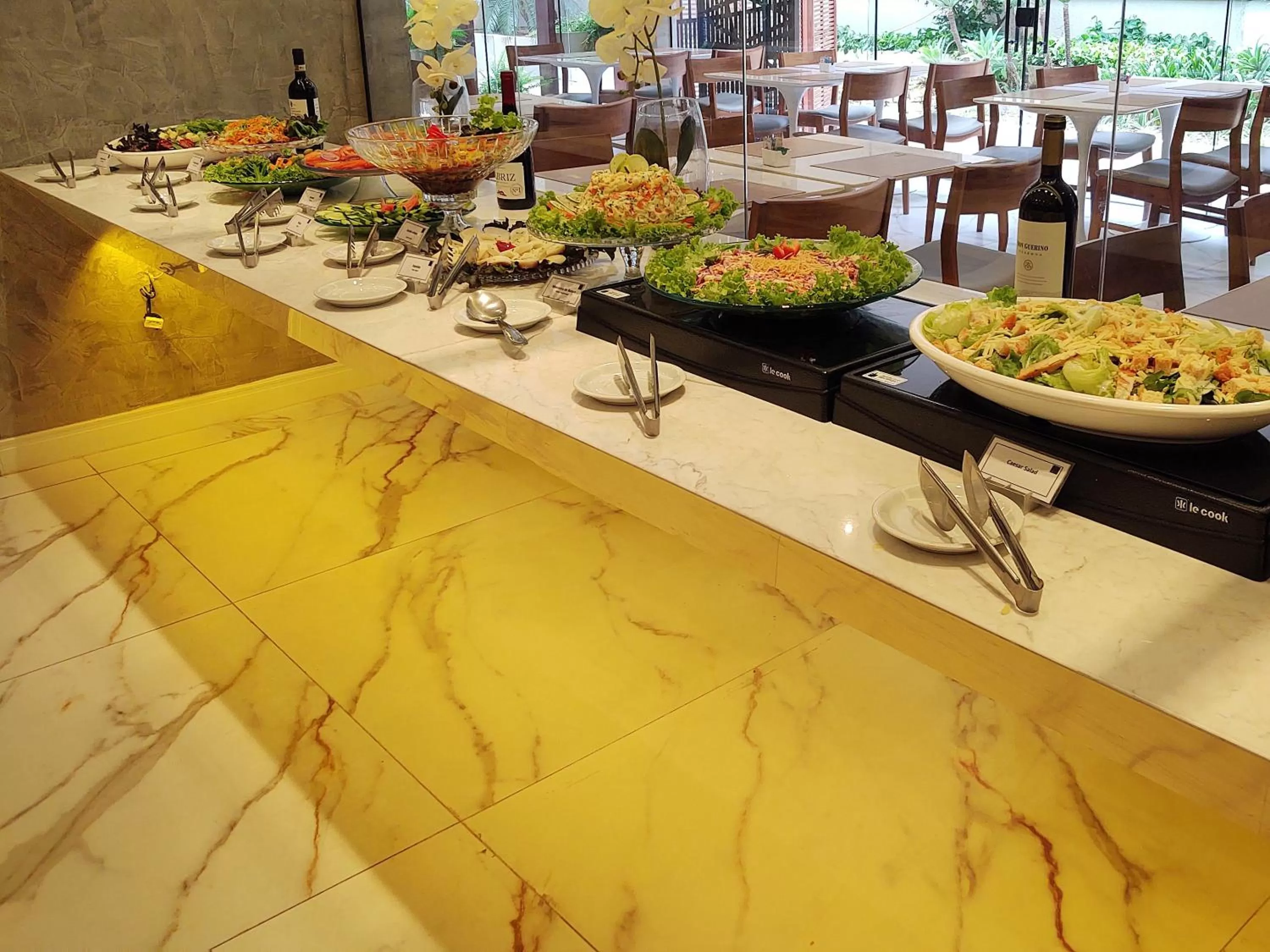 Restaurant/places to eat in Lets Idea Brasília Hotel
