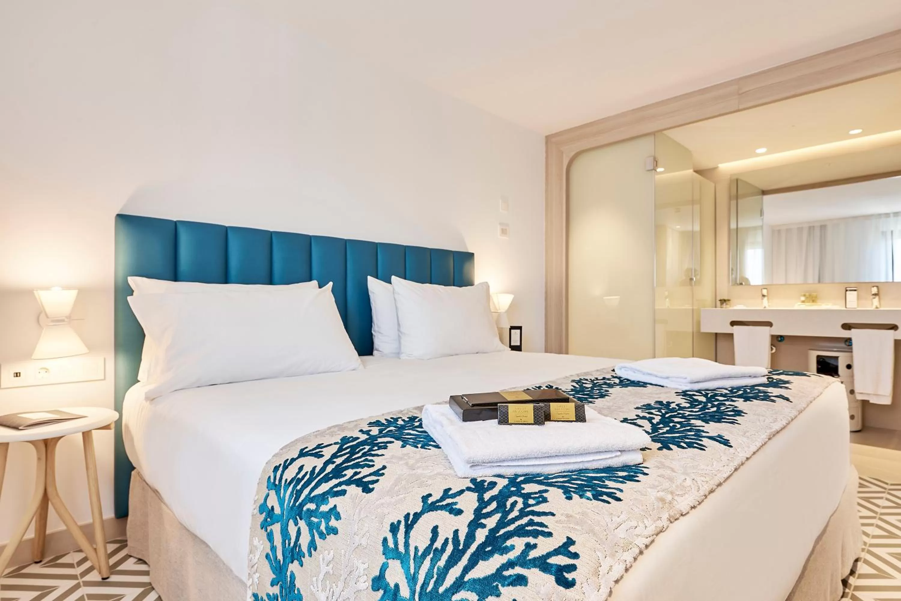 Bedroom, Bed in Eurostars Ibiza