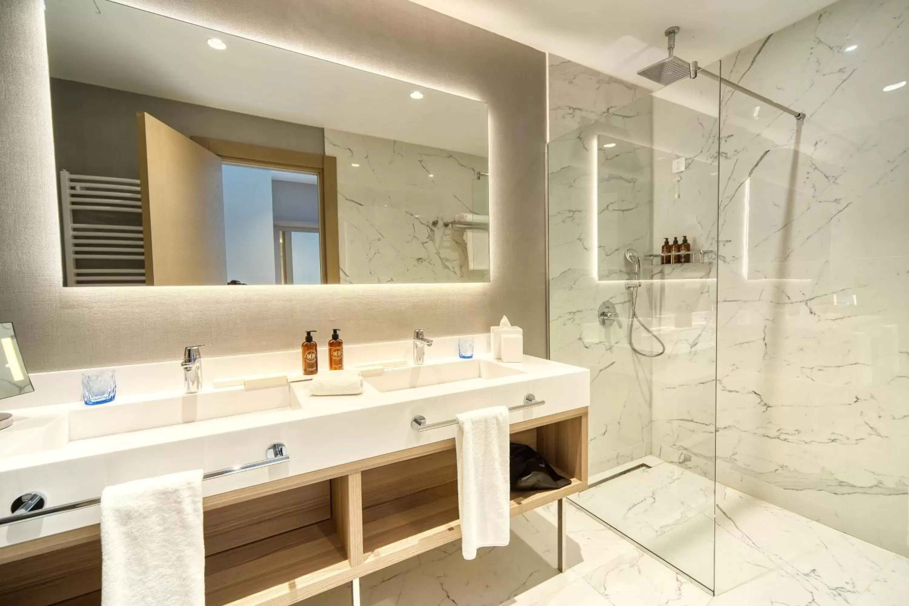 Deluxe Queen Room with Sea View in Hyatt Regency Kotor Bay Resort Deluxe Queen Room with Sea View in Hyatt Regency Kotor Bay Resort