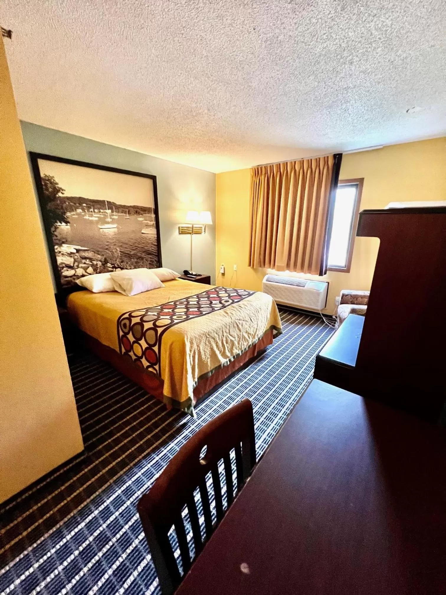 Bedroom, Bed in Super 8 by Wyndham Red Wing