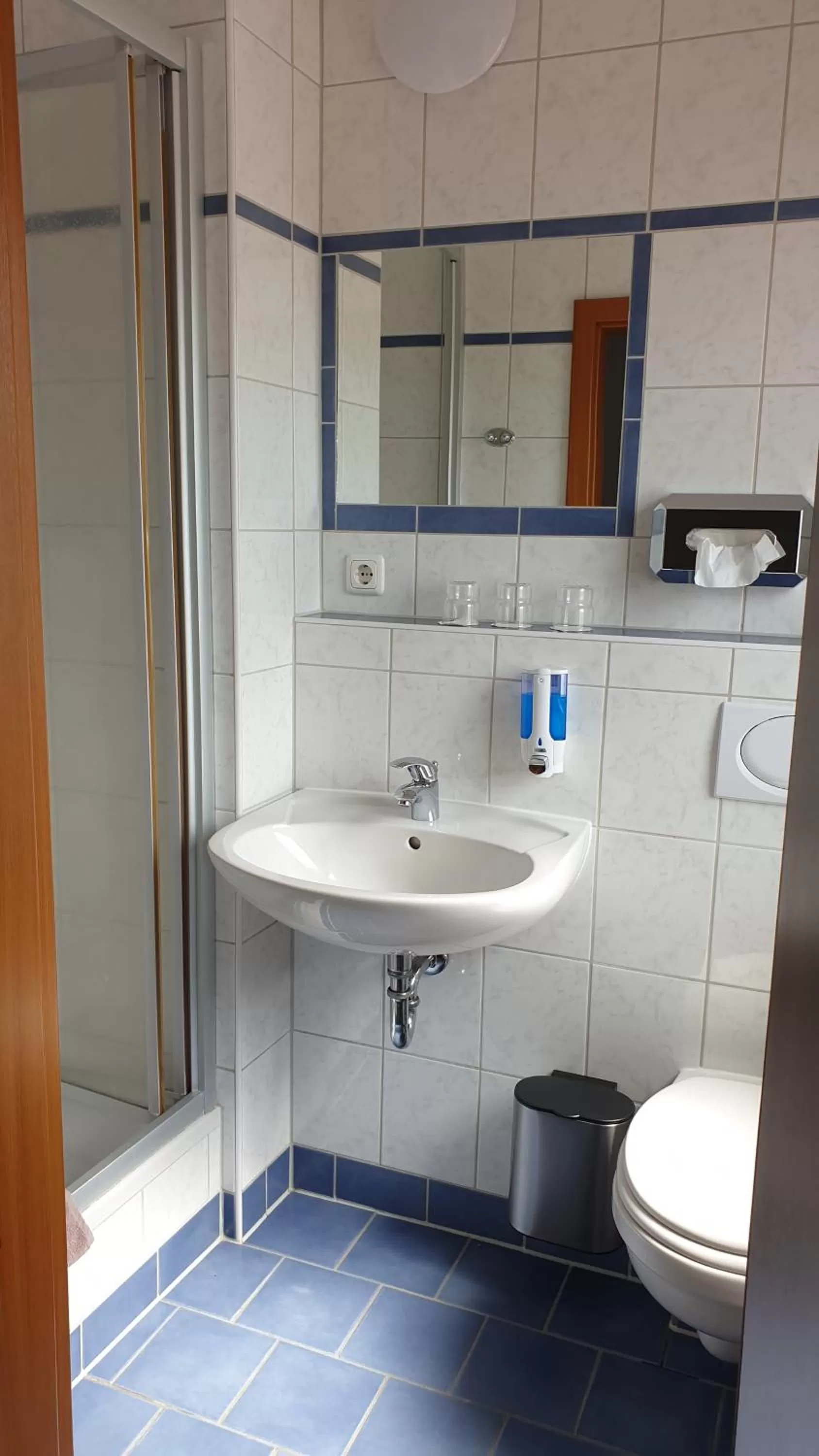 Toilet in Mainstern Hotel