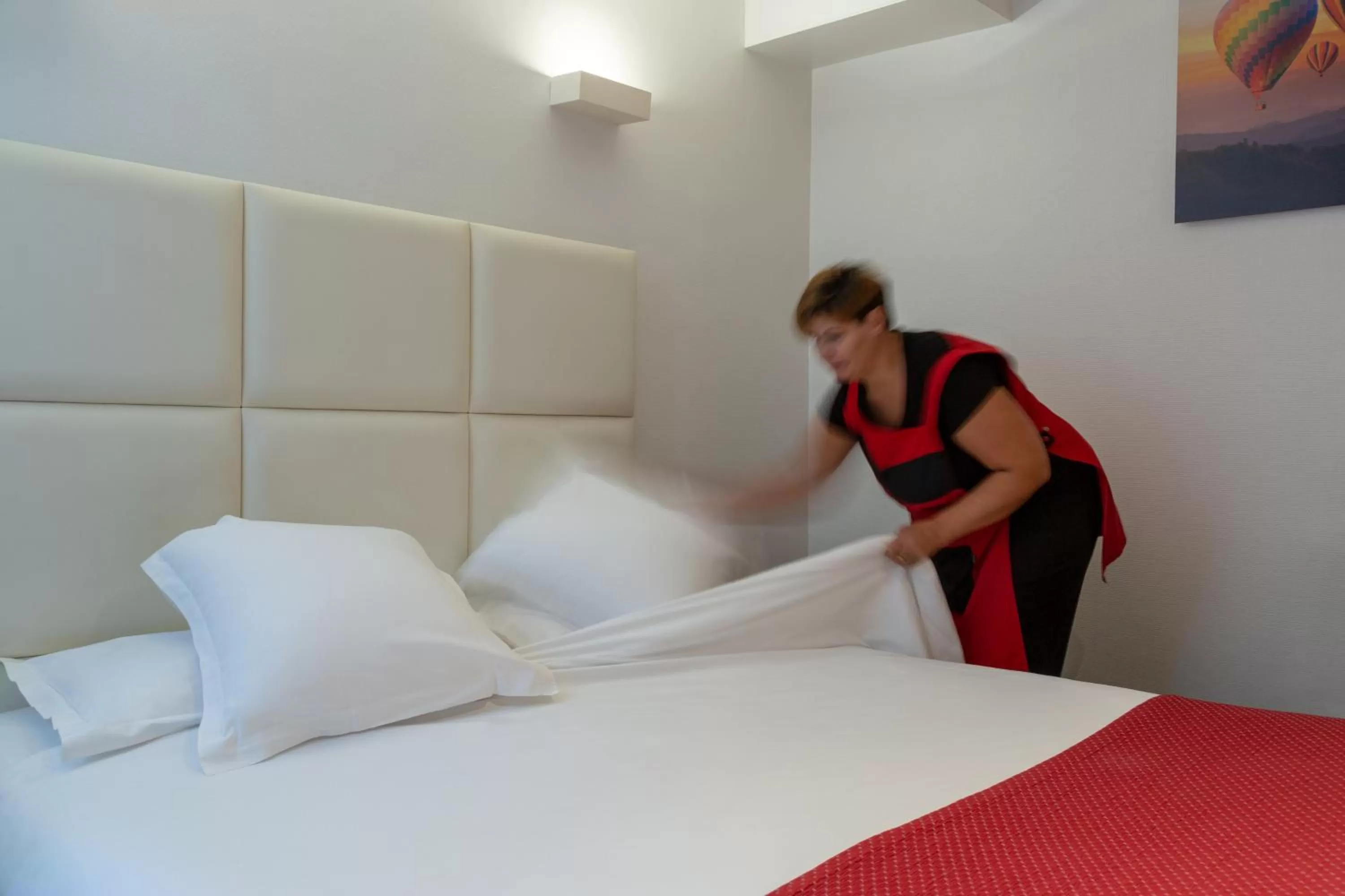 Bed in The Originals City, Hôtel Lecourbe, Paris Tour Eiffel