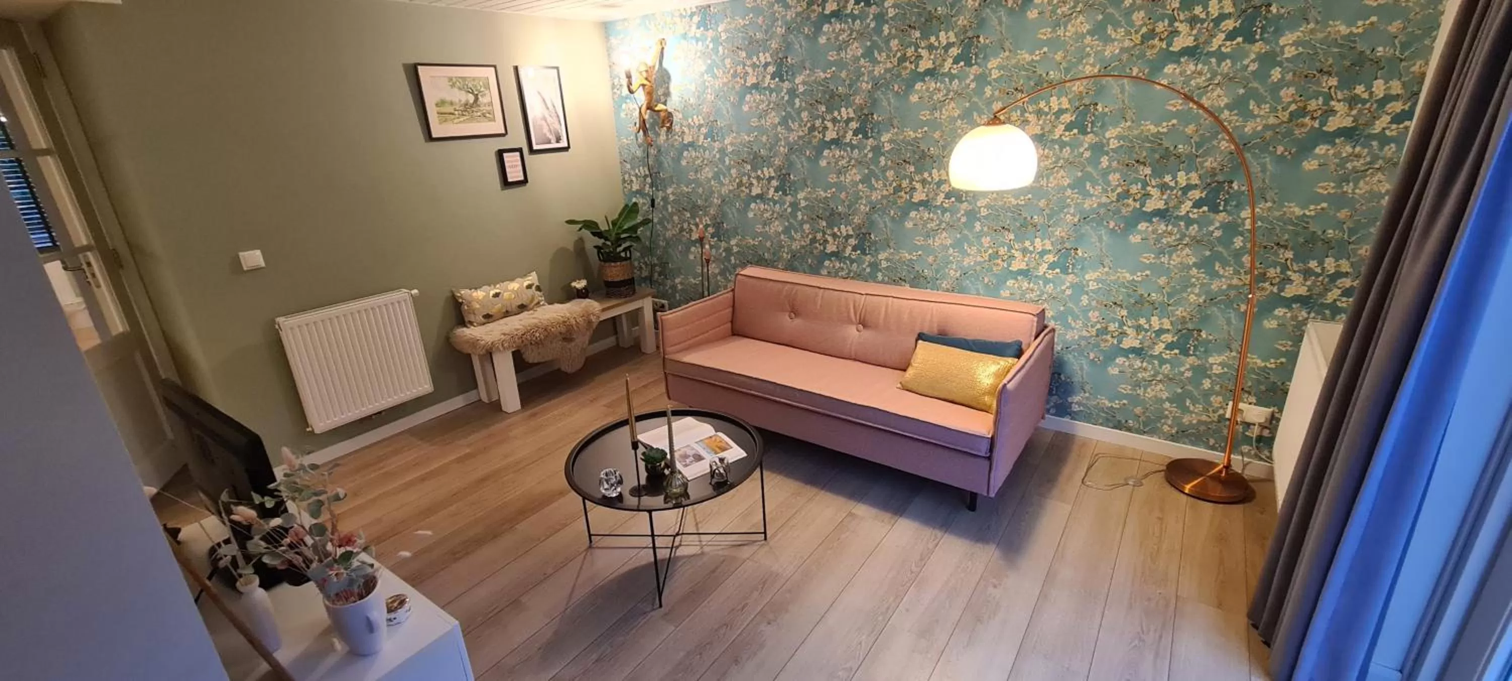 Living room, Seating Area in Bij Ons Naast