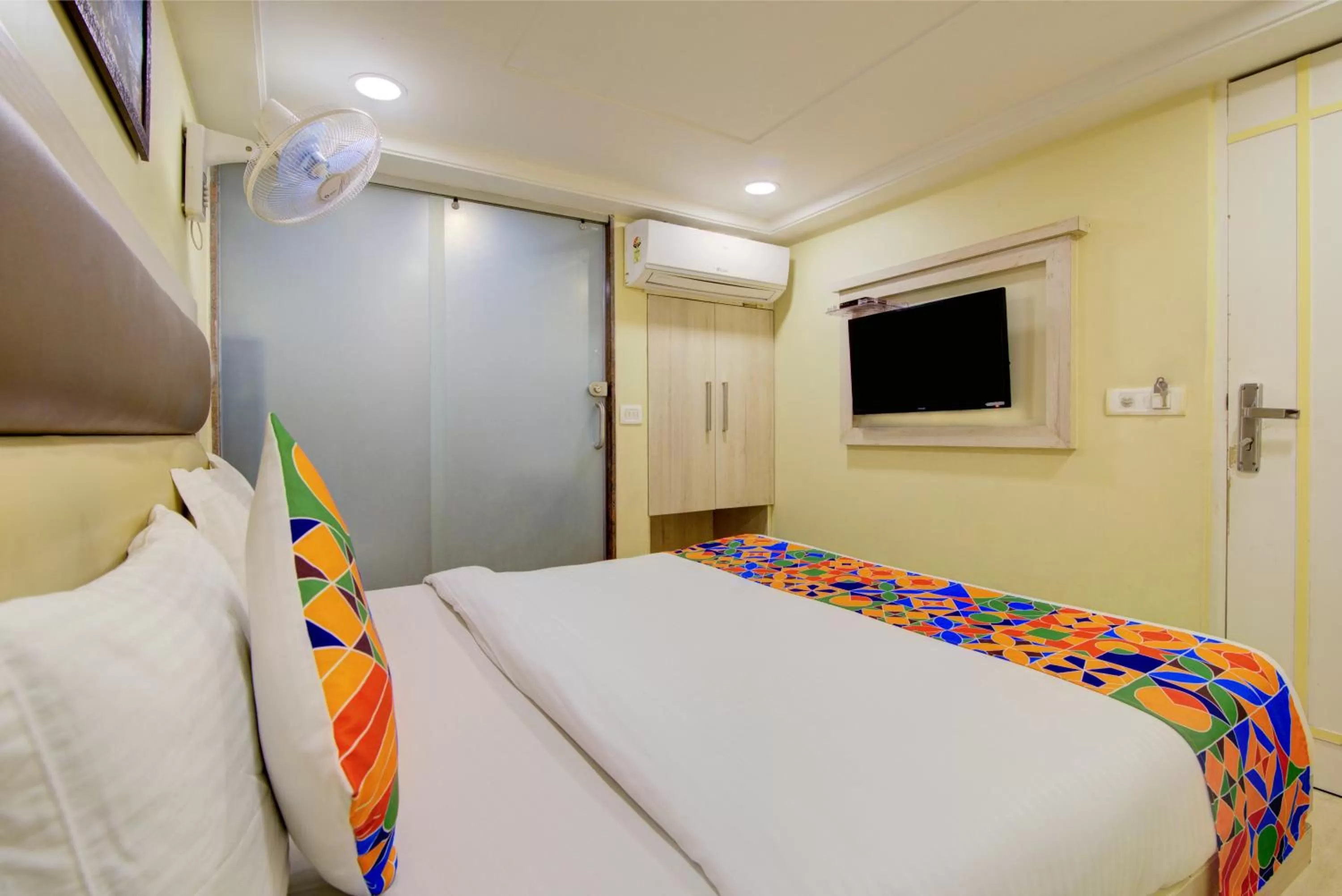 Bedroom in Hotel Kaushal Palace