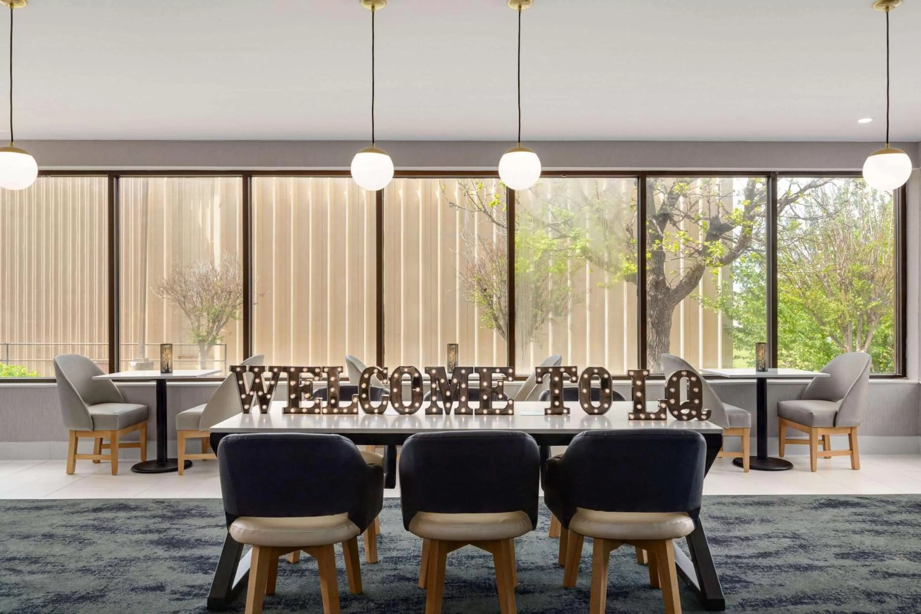 Restaurant/places to eat in La Quinta inn & suites by Wyndham Dothan