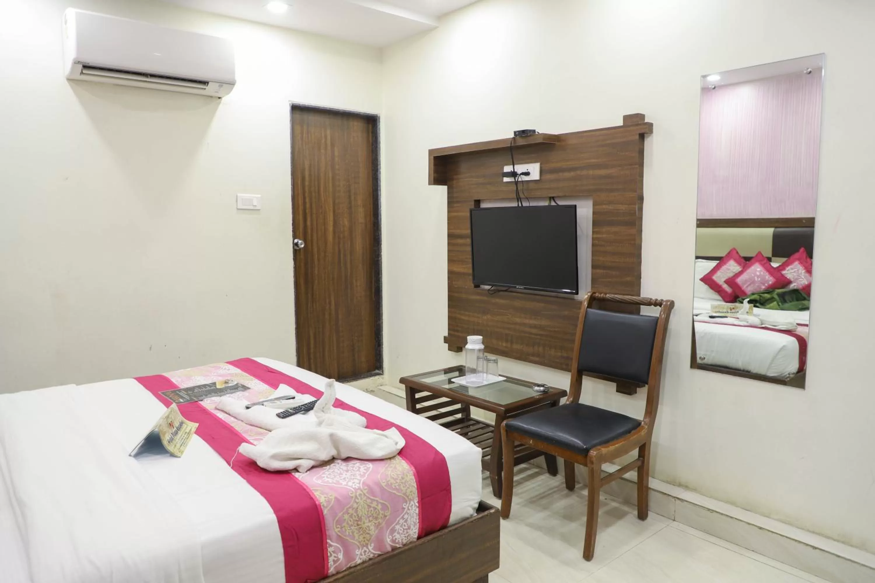 TV and multimedia in Hotel Plaza Executive - near BKC