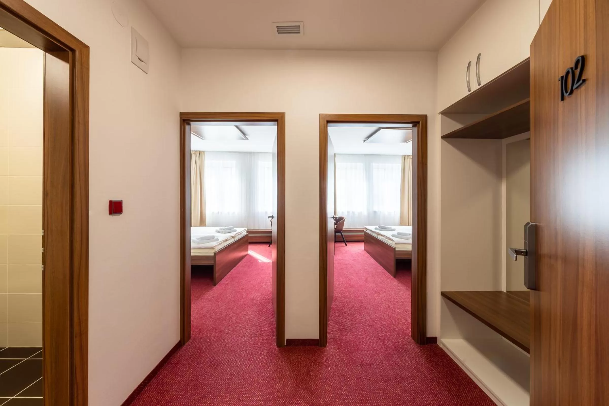 Photo of the whole room, Bed in Bohemia Inn Hotel