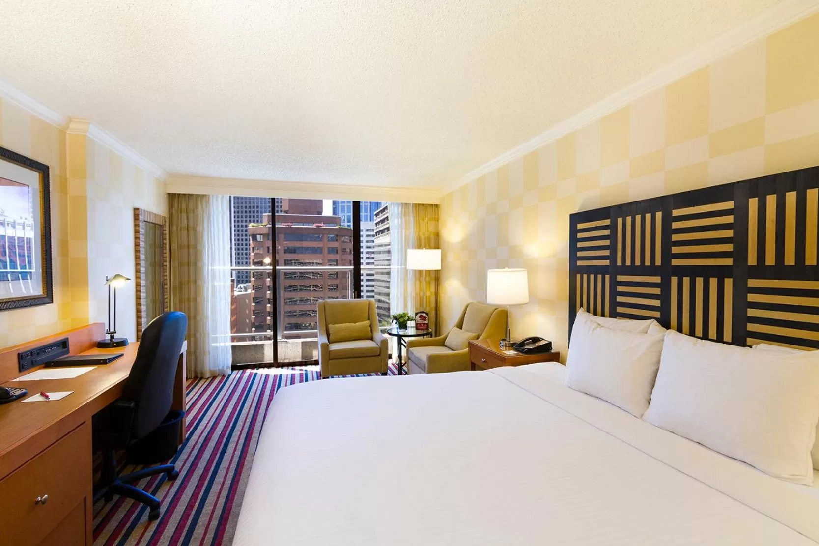 Bedroom, Bed in Pinnacle Hotel Harbourfront