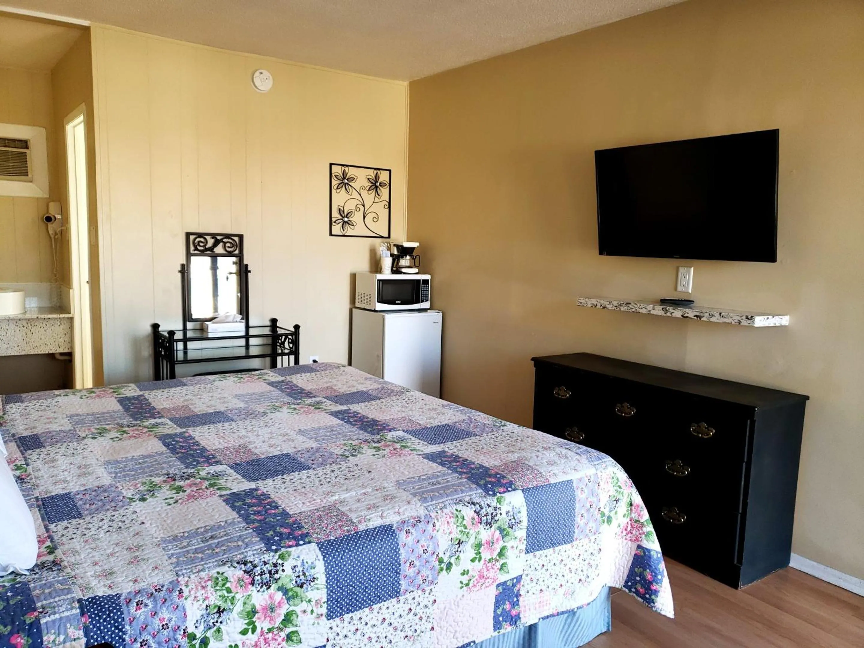 Bed in Blue Moon Motel