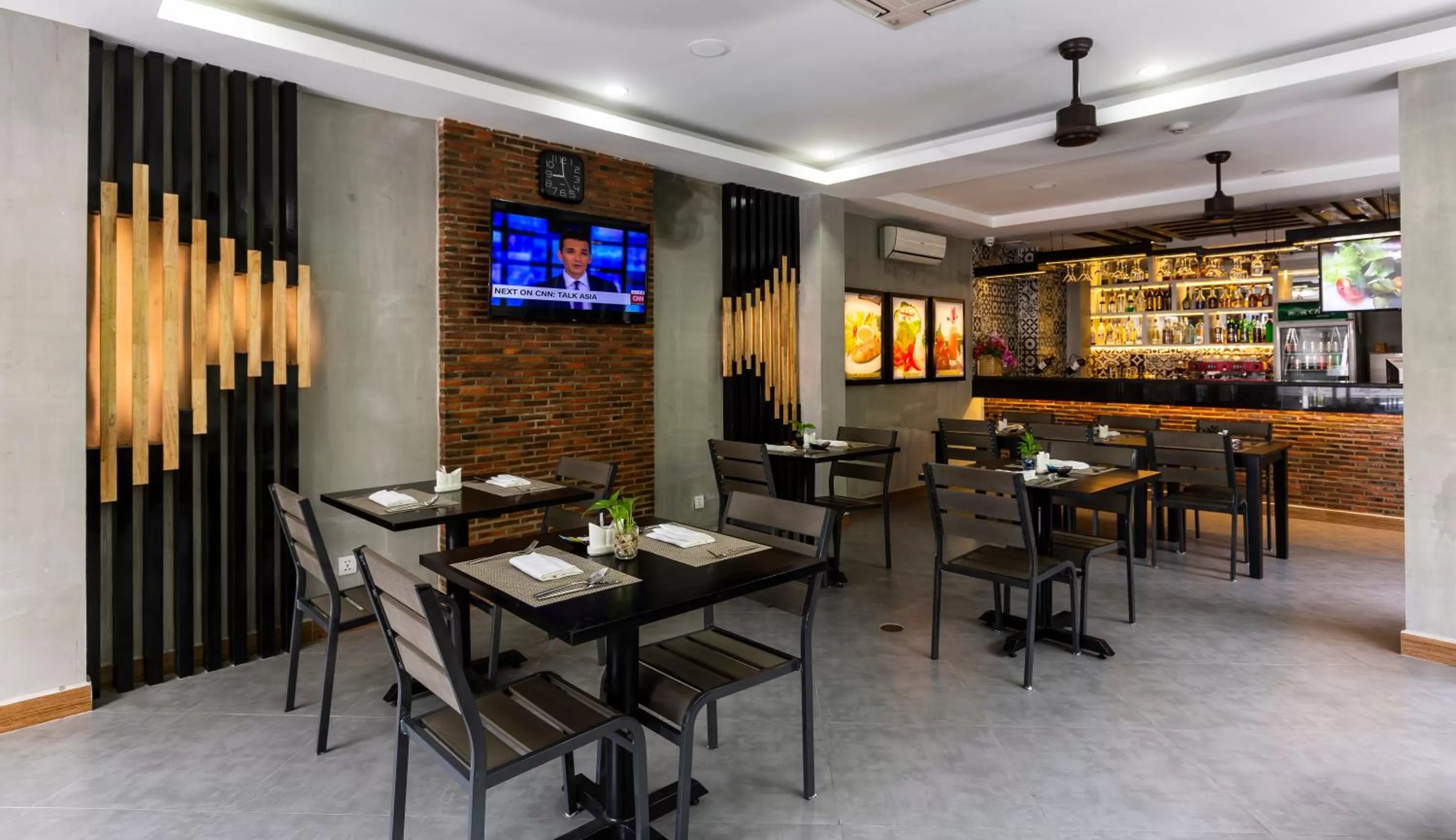 Restaurant/Places to Eat in Sovanna Hotel