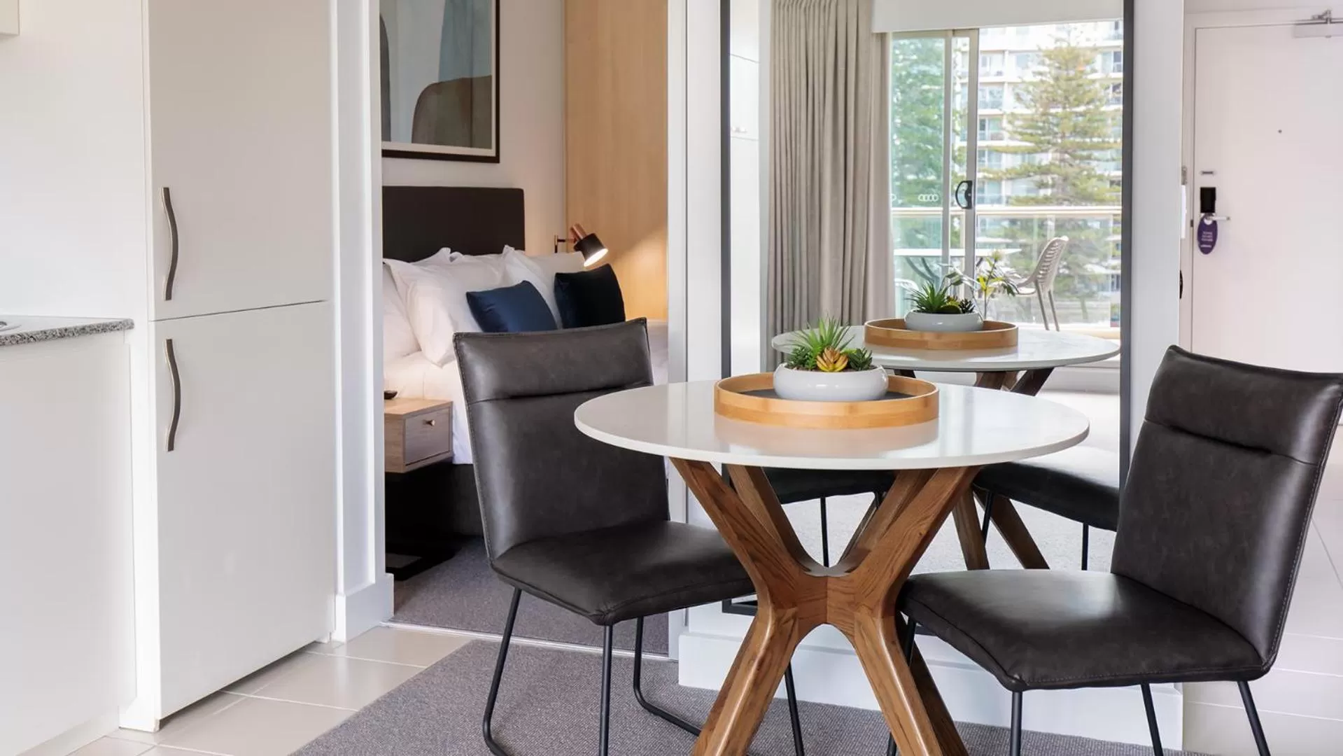 Seating area in Oaks Glenelg Plaza Pier Suites