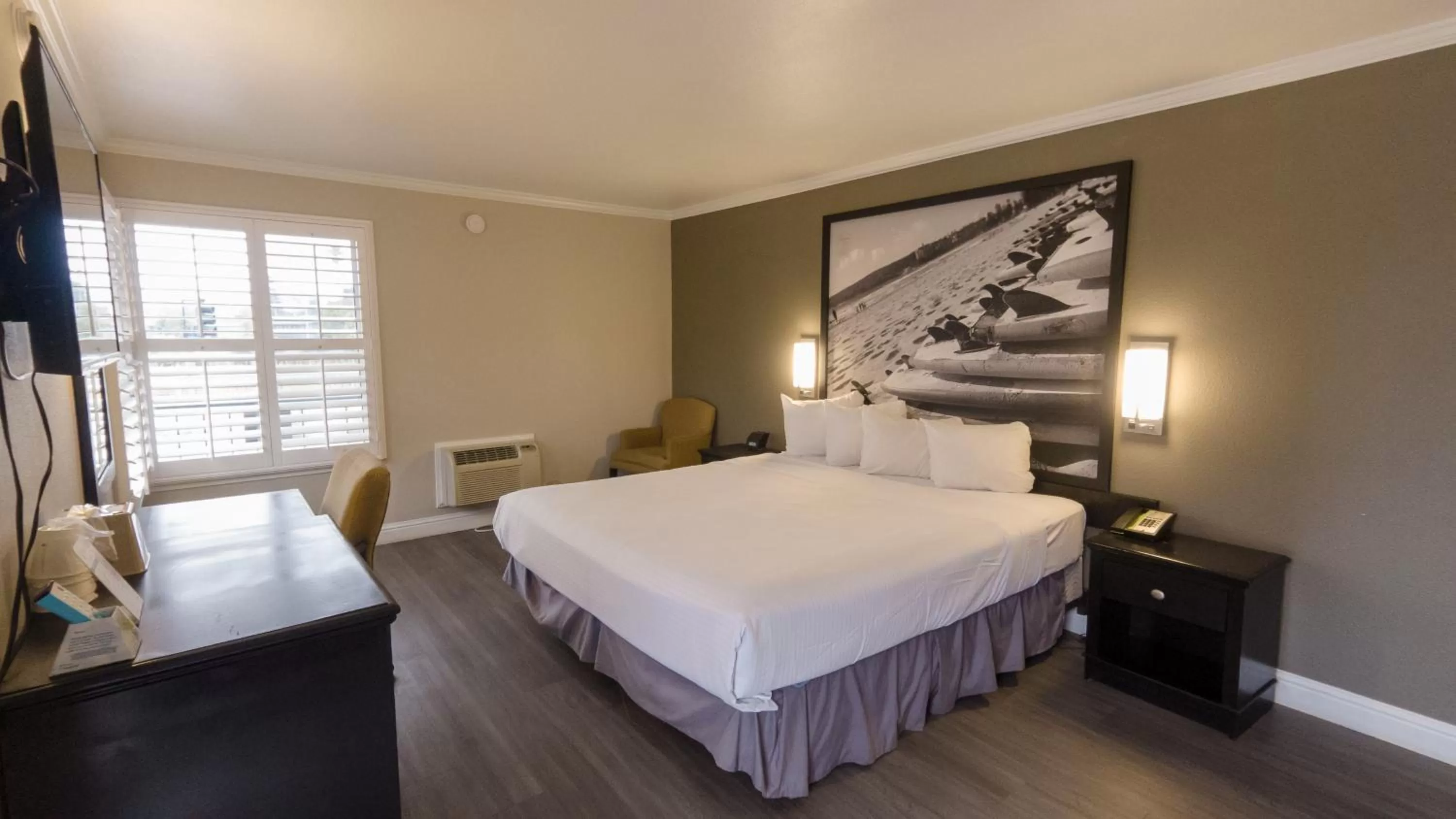 Bed in Super 8 by Wyndham Santa Cruz Beach